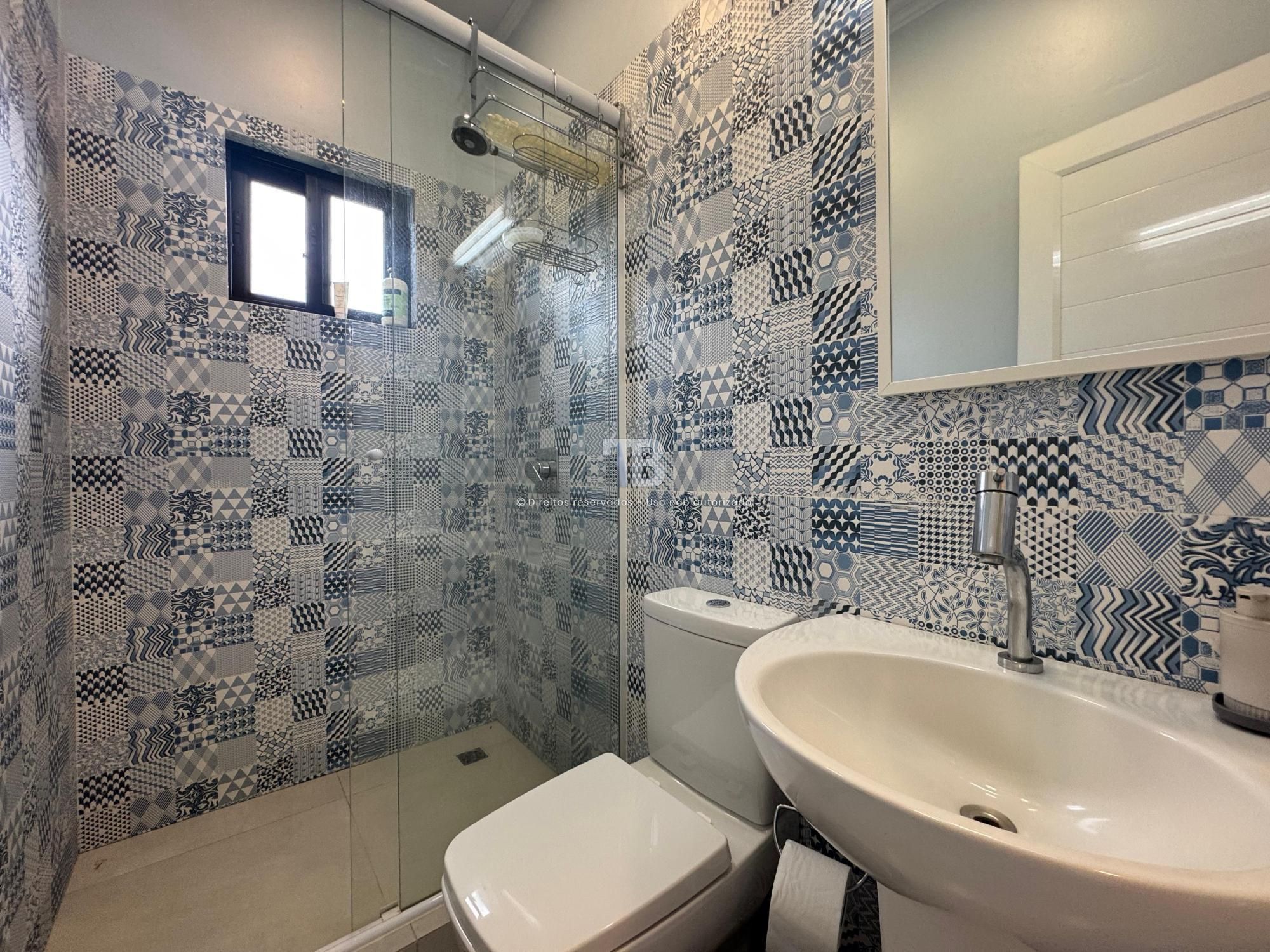 Casa em Condomínio Semimobiliada