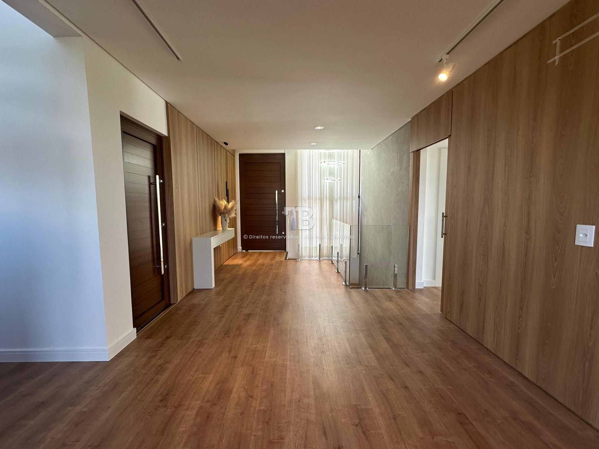 Casa em Condomínio Fechado