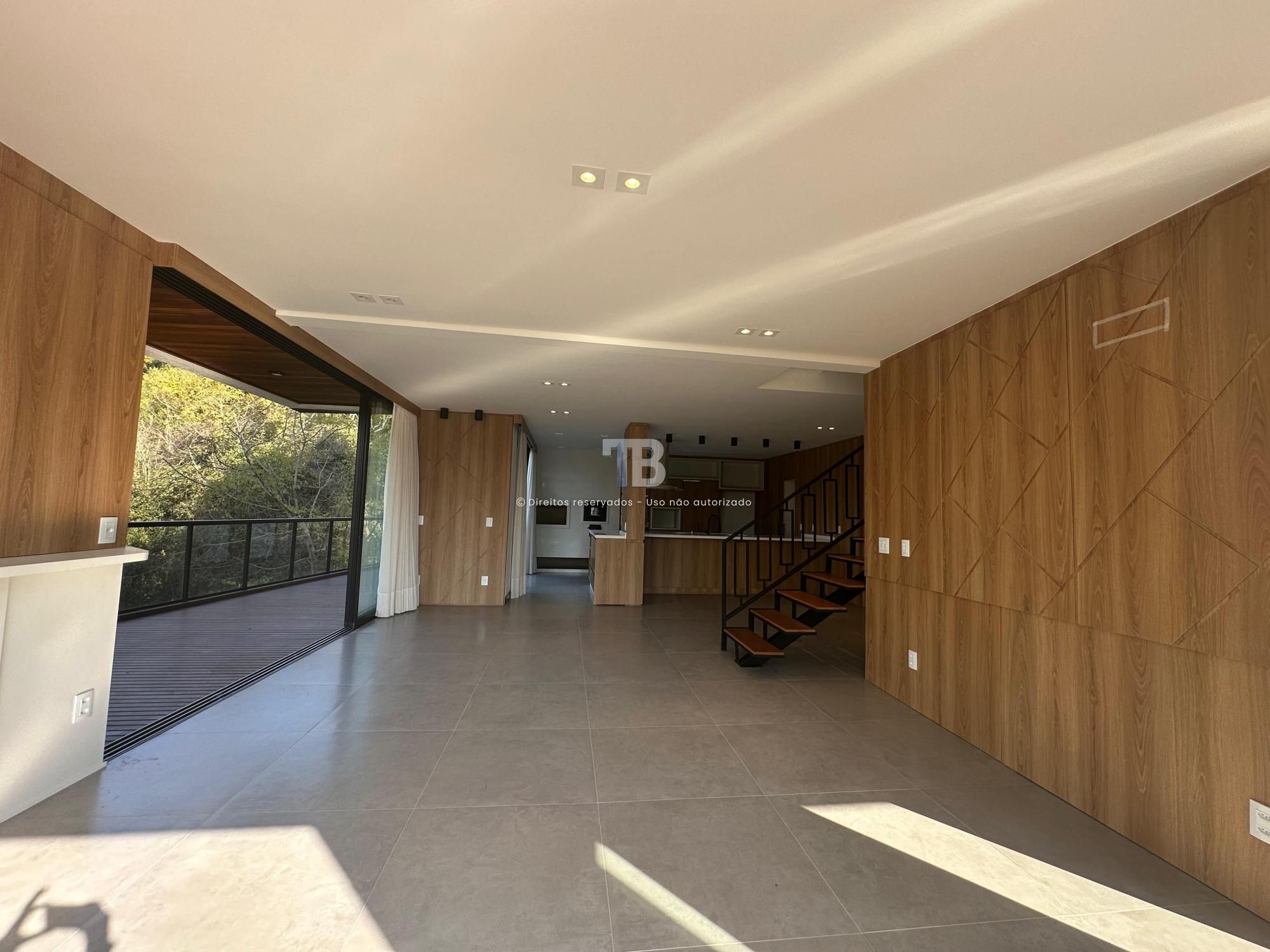 Casa em Condomínio Fechado