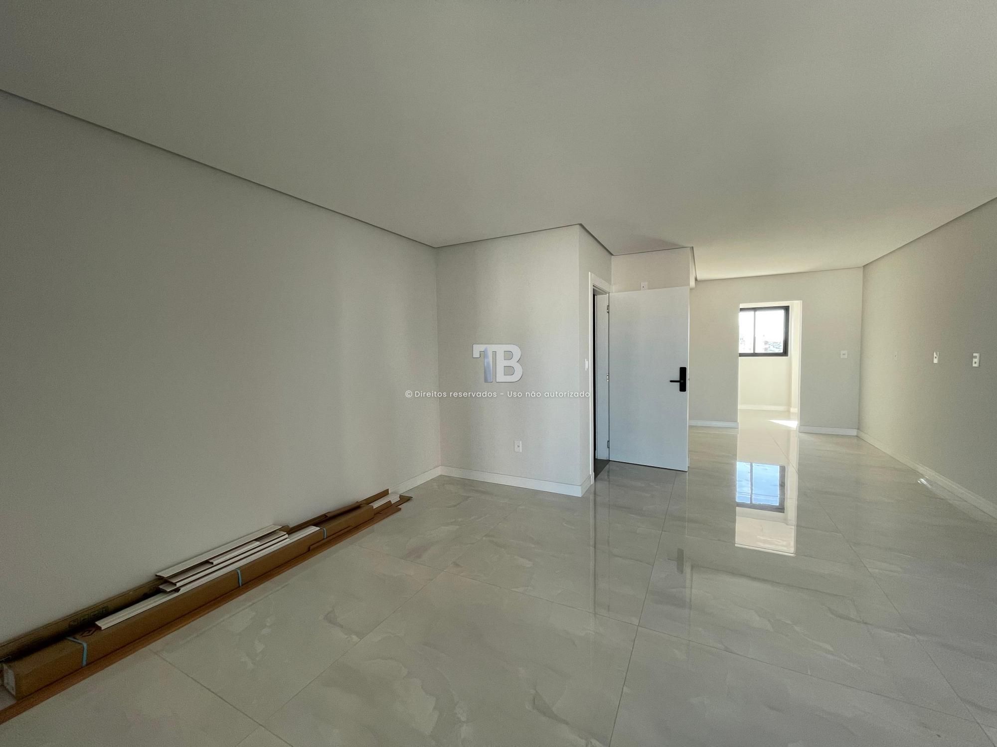 Apartamento Novo à Venda