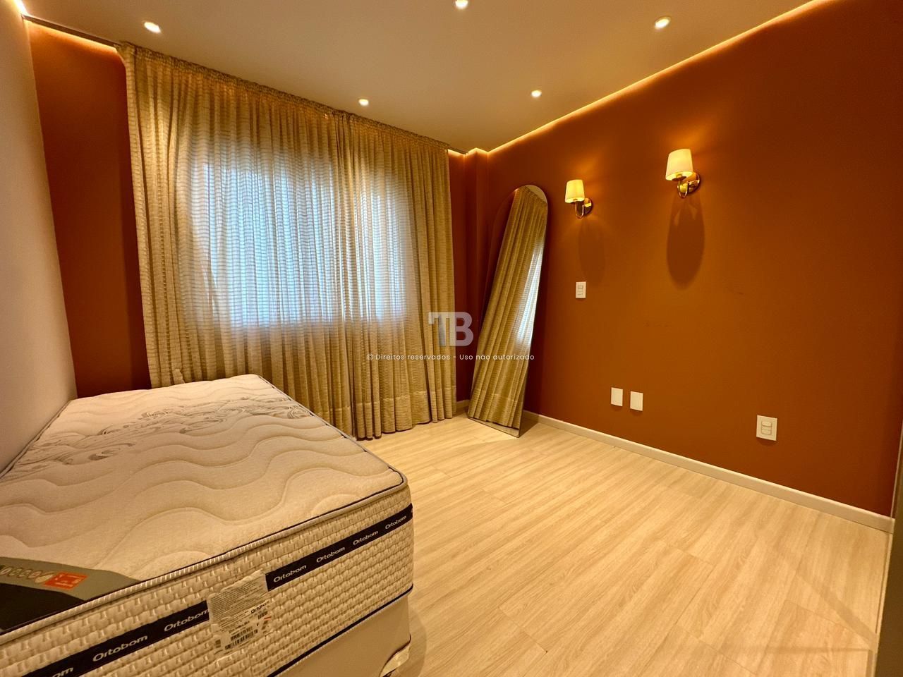 Apartamento Semimobiliado à Venda