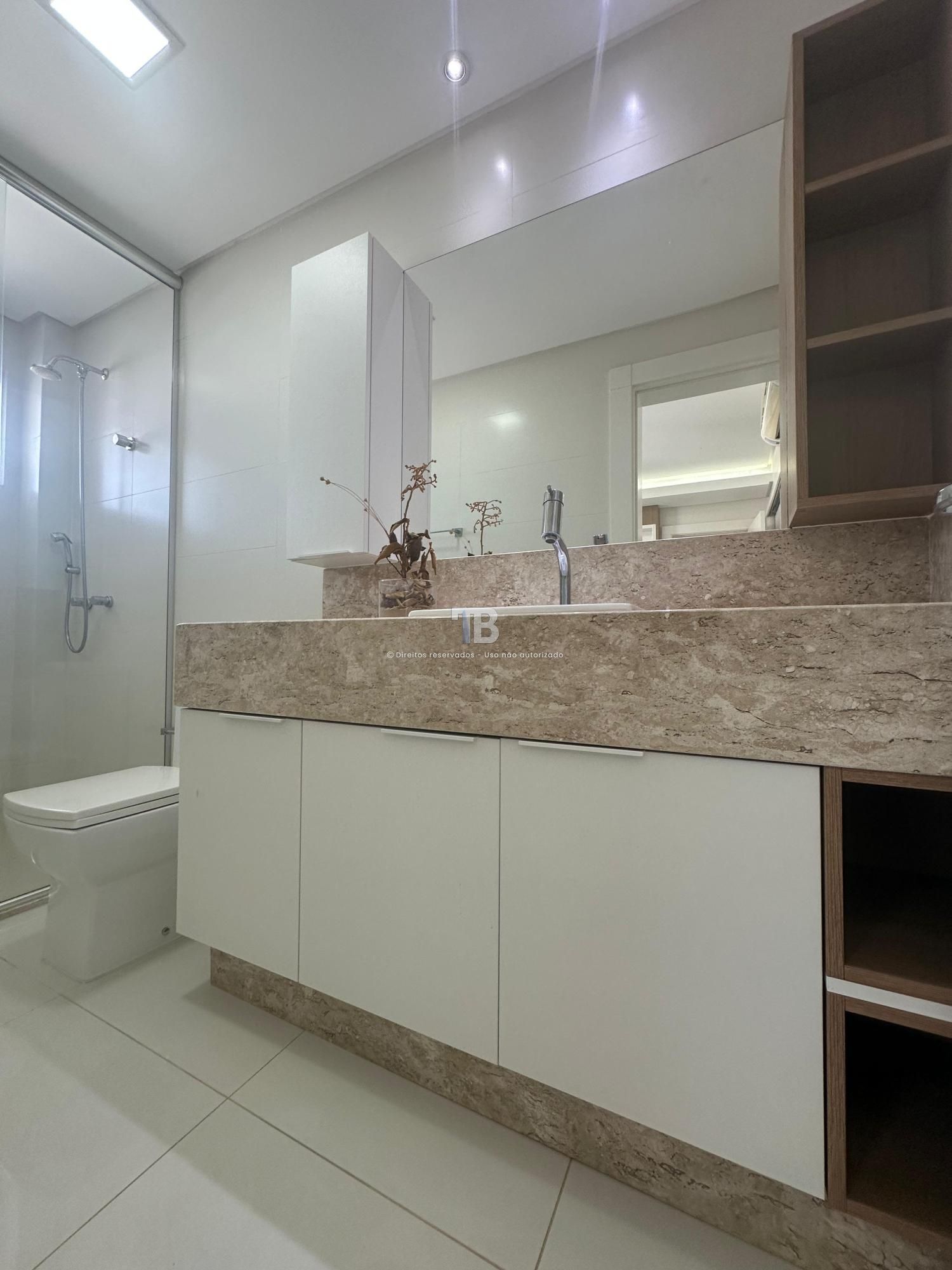 Apartamento de 3 Suítes, Centro