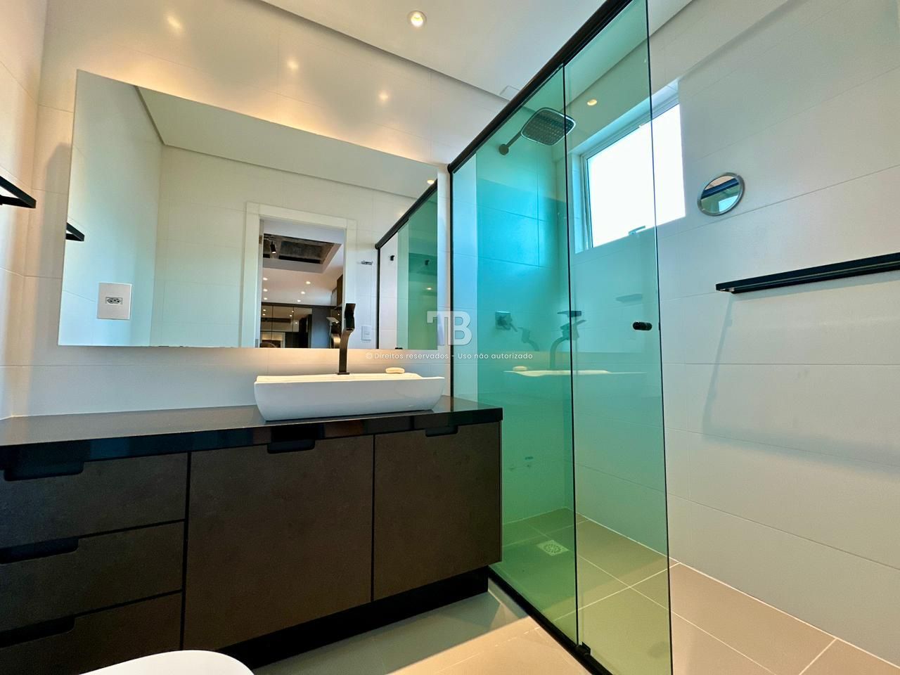 Apartamento Semimobiliado à Venda