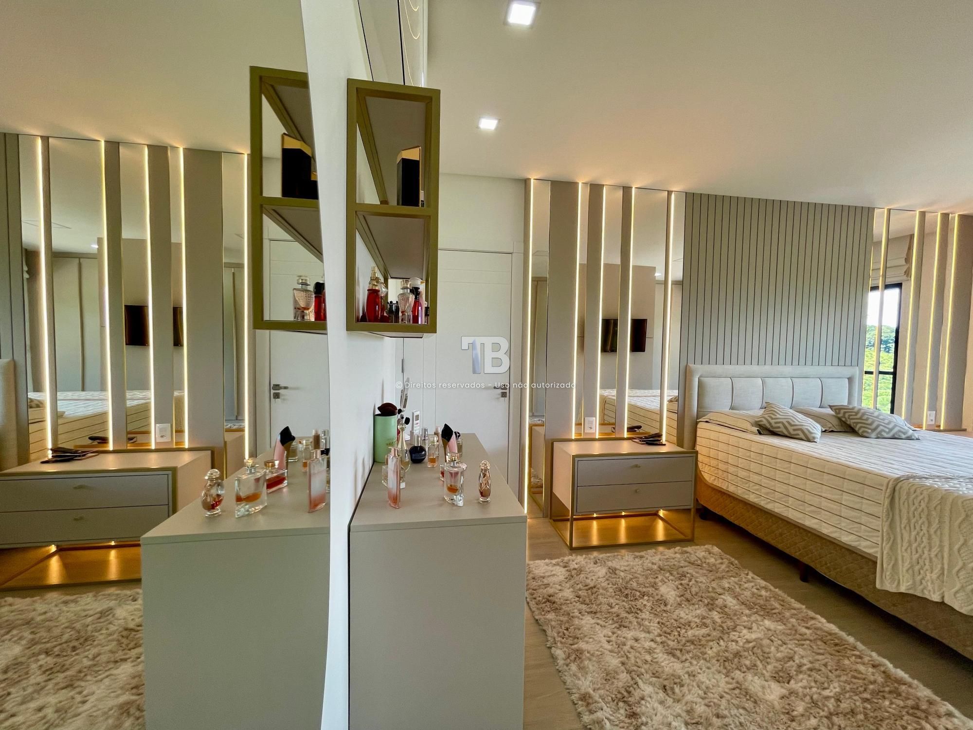 Casa à Venda com 3 suítes
