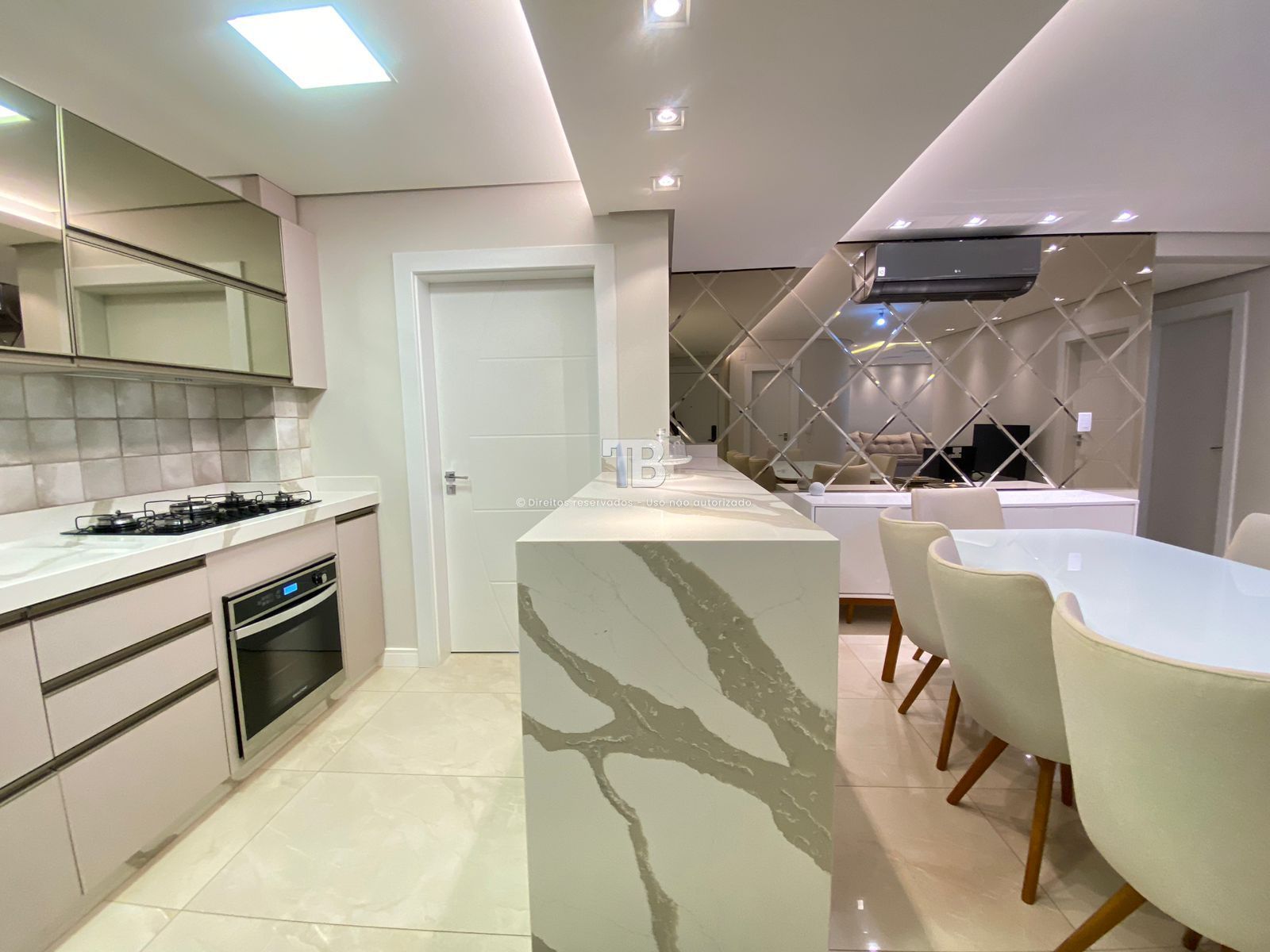 Apartamento com Mobília Planejada - Próximo da Prefeitura Municipal de Chapecó