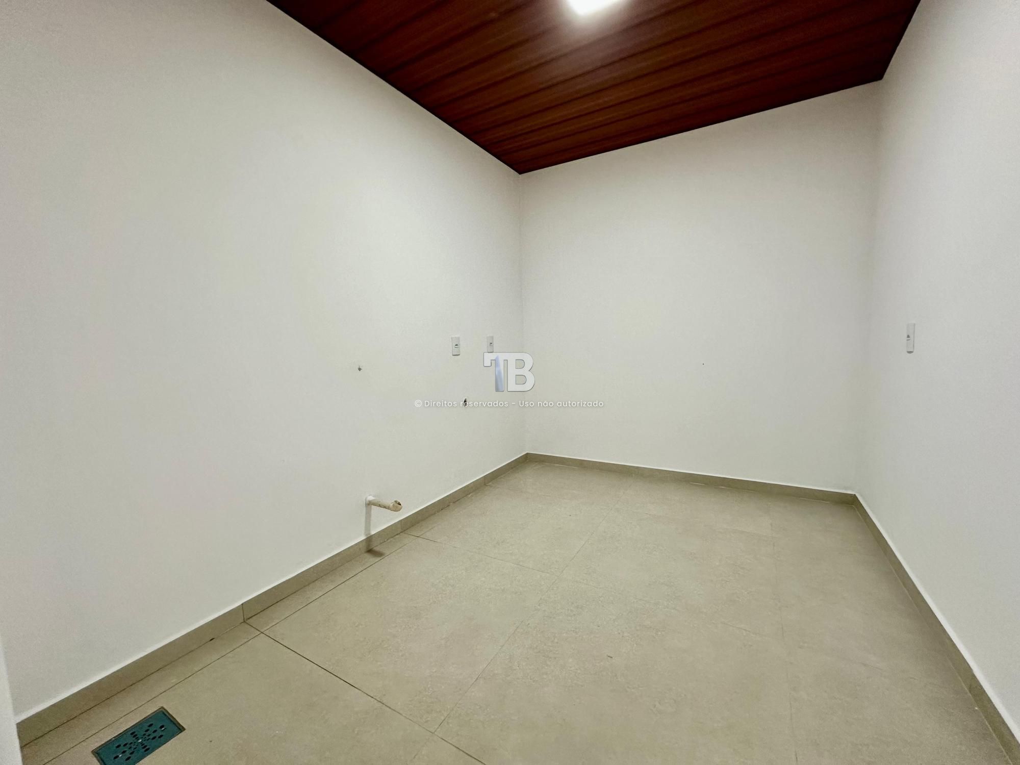 Casa com quatro dormitórios, sendo duas suítes à venda