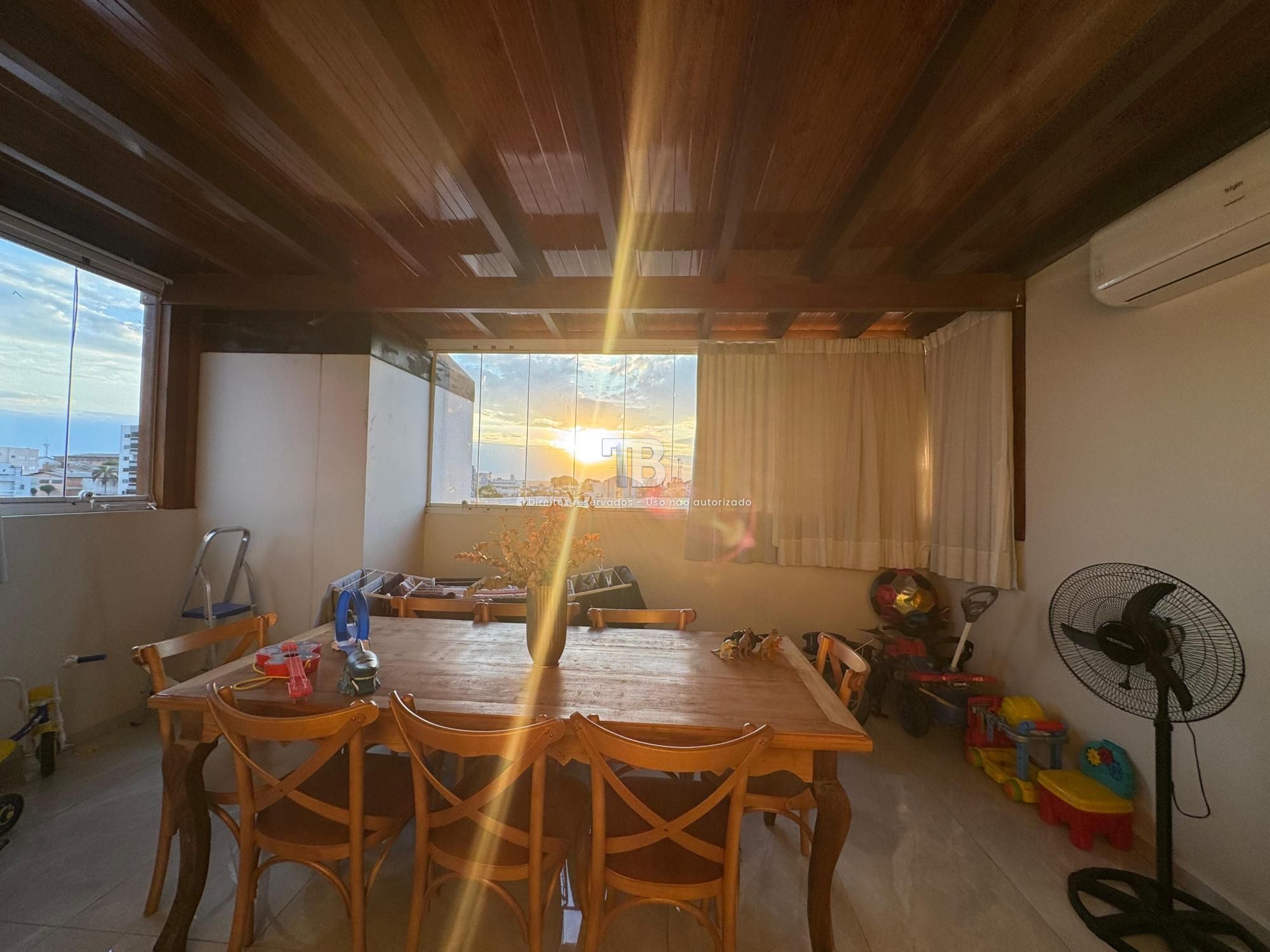 Apartamento Mobiliado à Venda