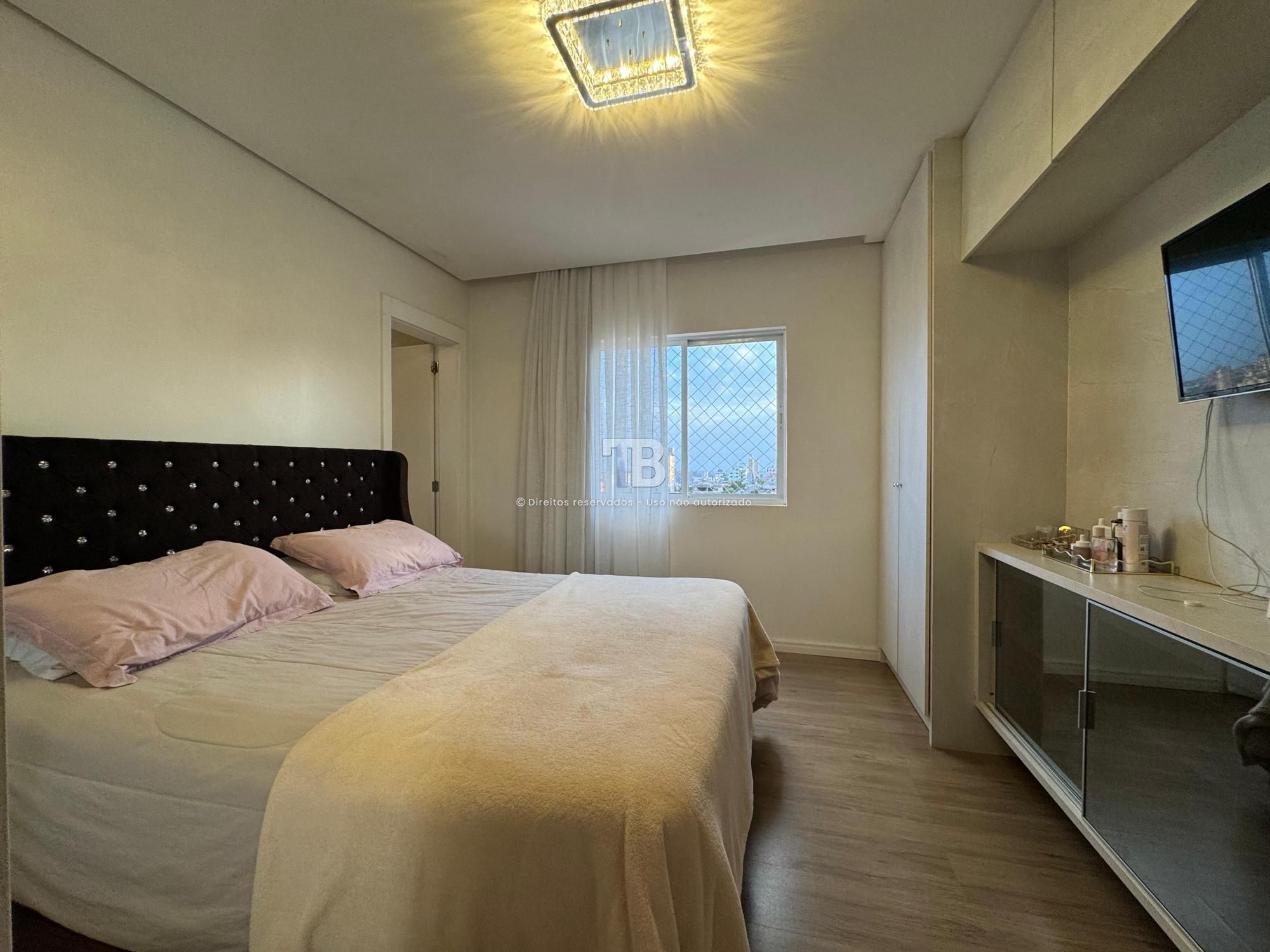 Apartamento Mobiliado à Venda