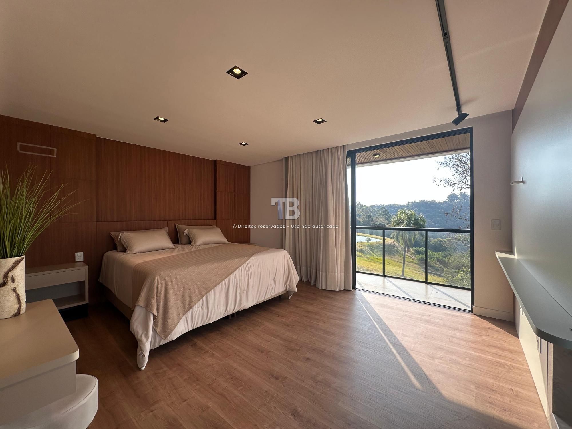 Casa em Condomínio Fechado
