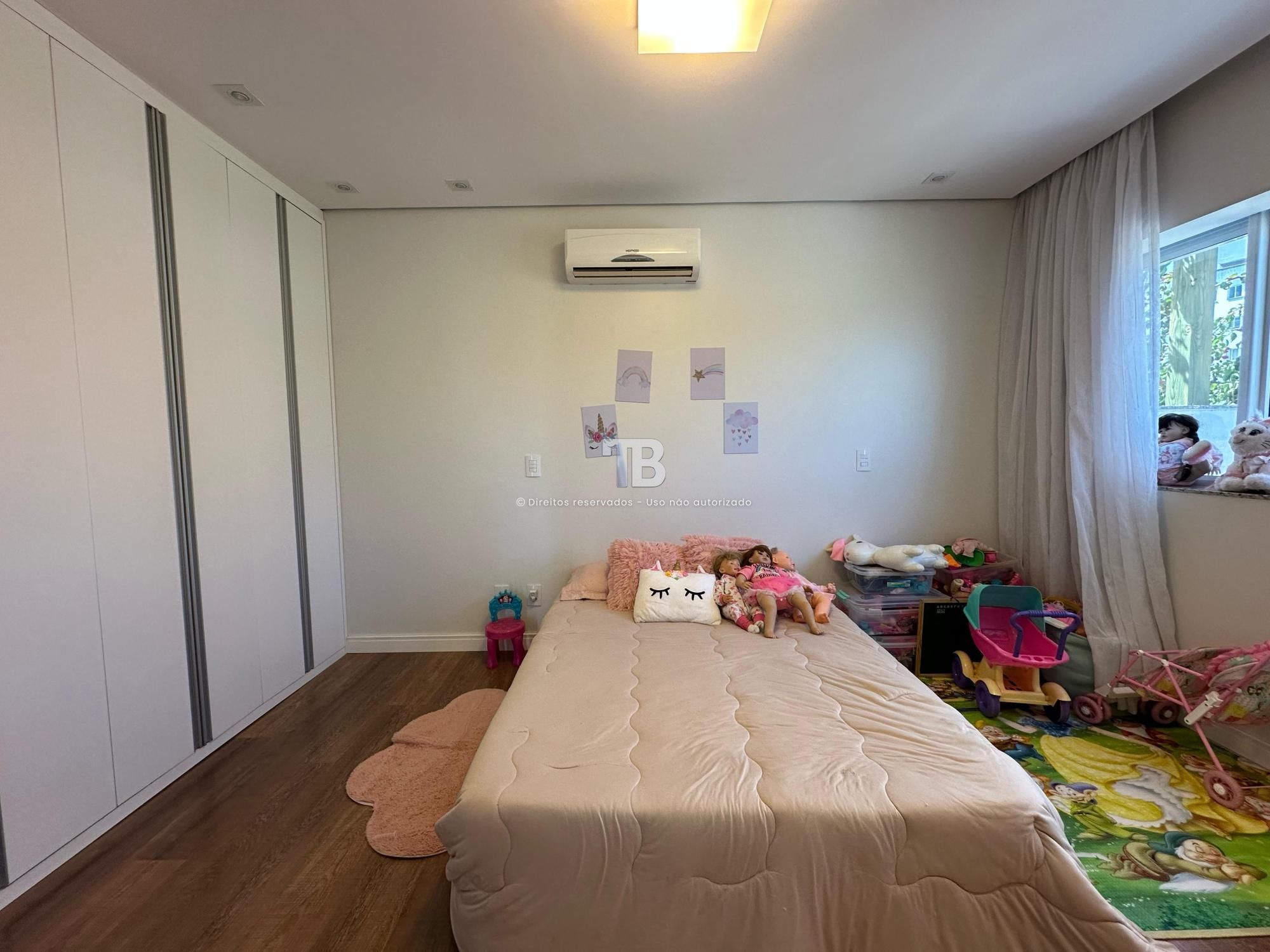 294 – Casa com 4 quartos, 2 suítes e piscina no Seminário, Chapecó à venda