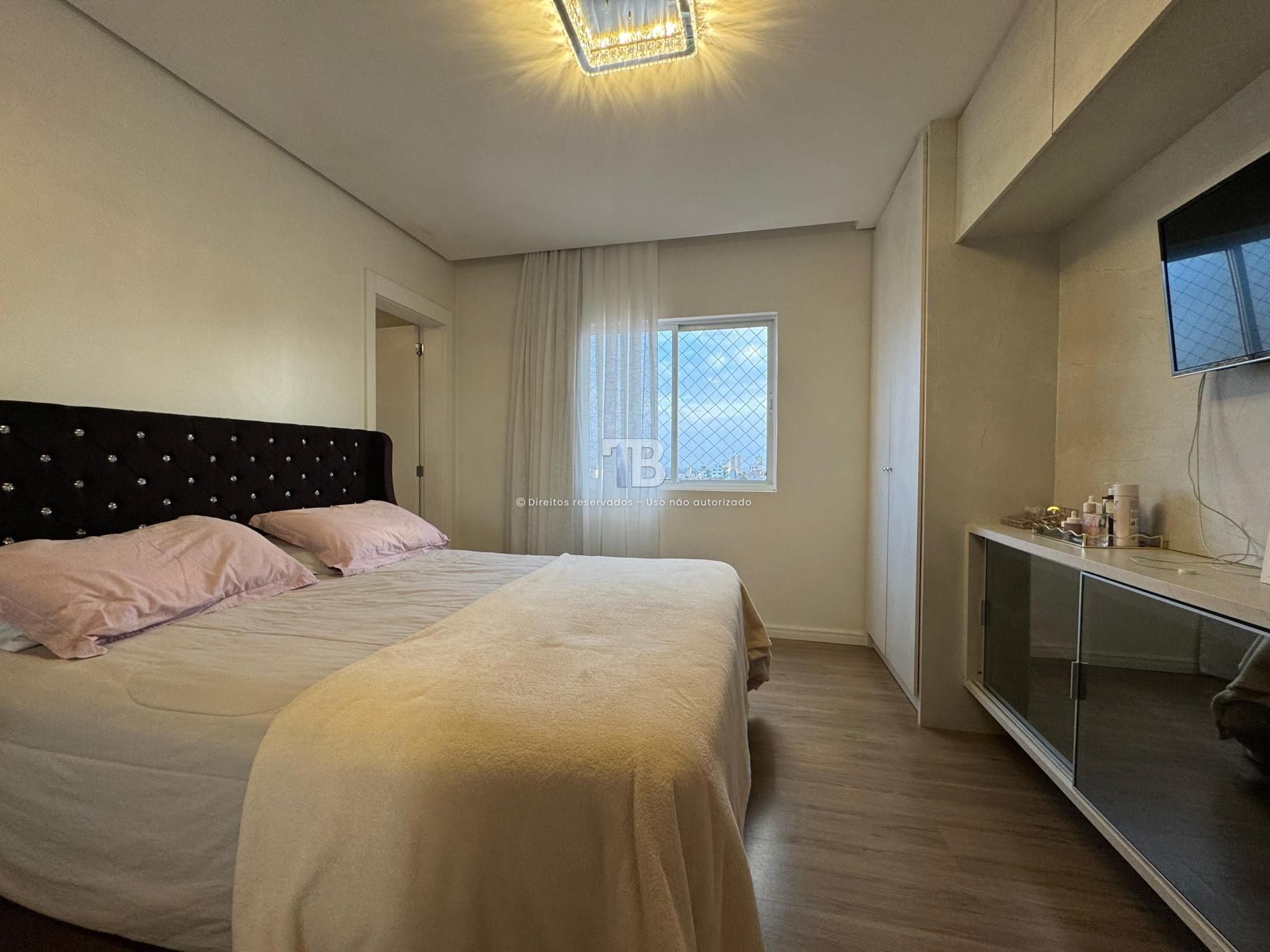 Apartamento Mobiliado à Venda