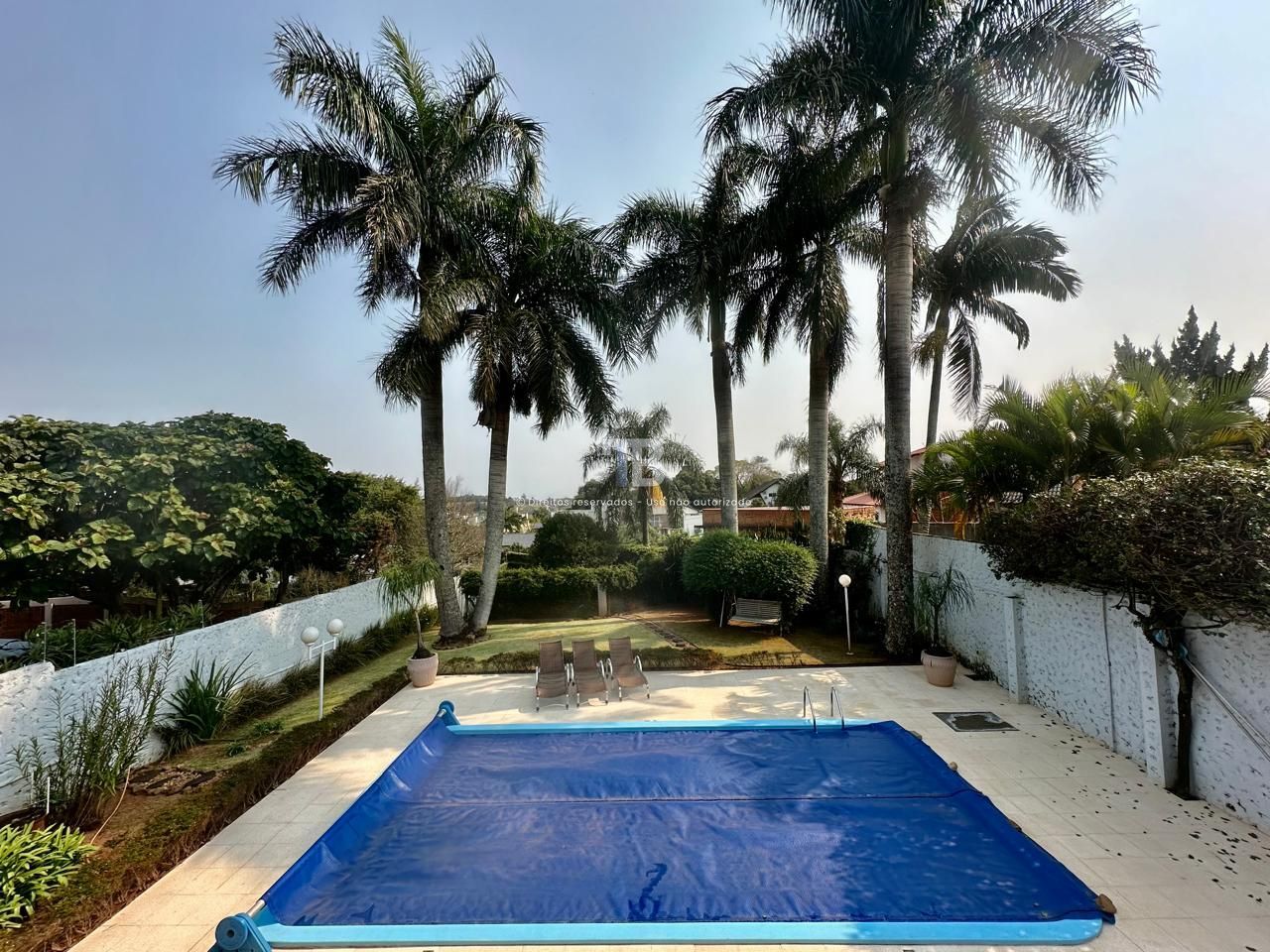 Casa Semimobiliada com 3 Suítes