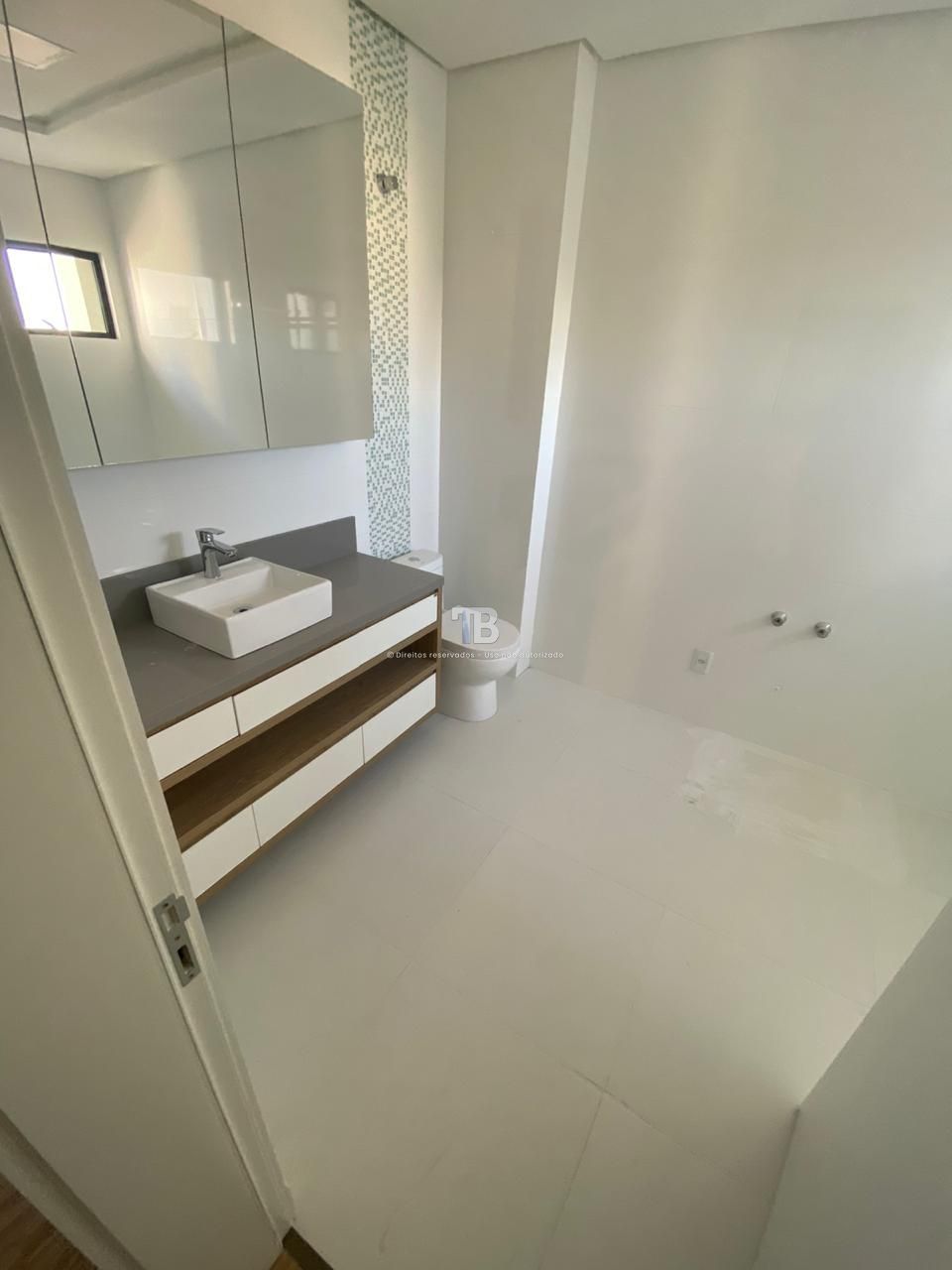 Apartamento de Luxo com 3 Suítes