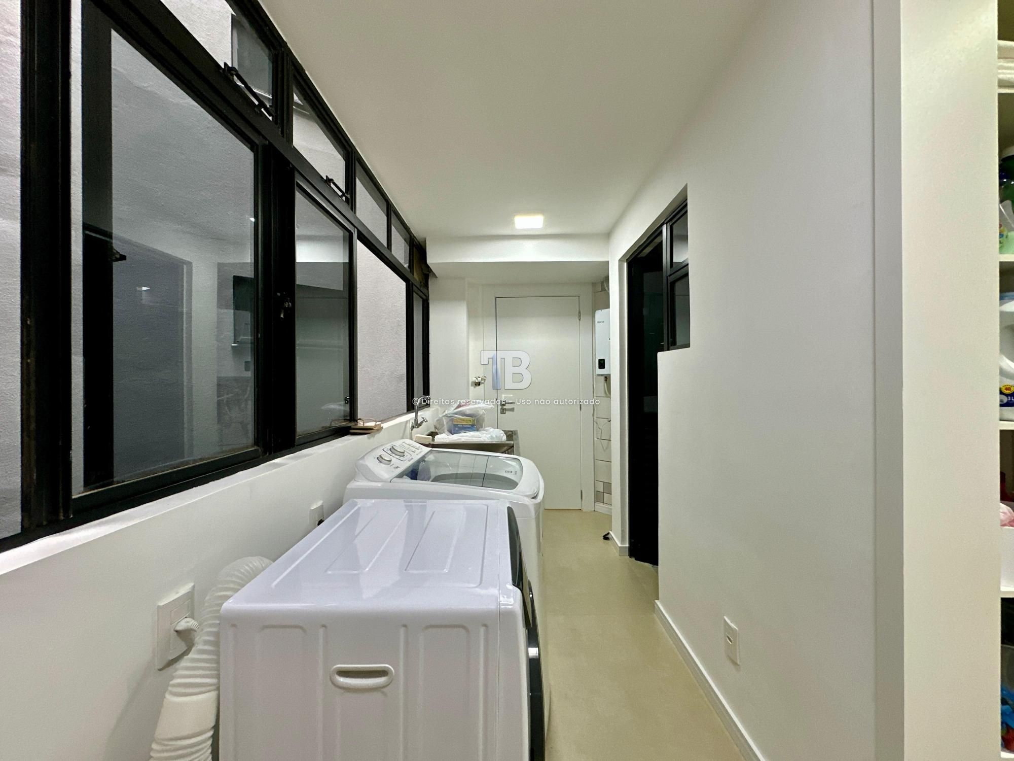 Apartamento Mobiliado à Venda