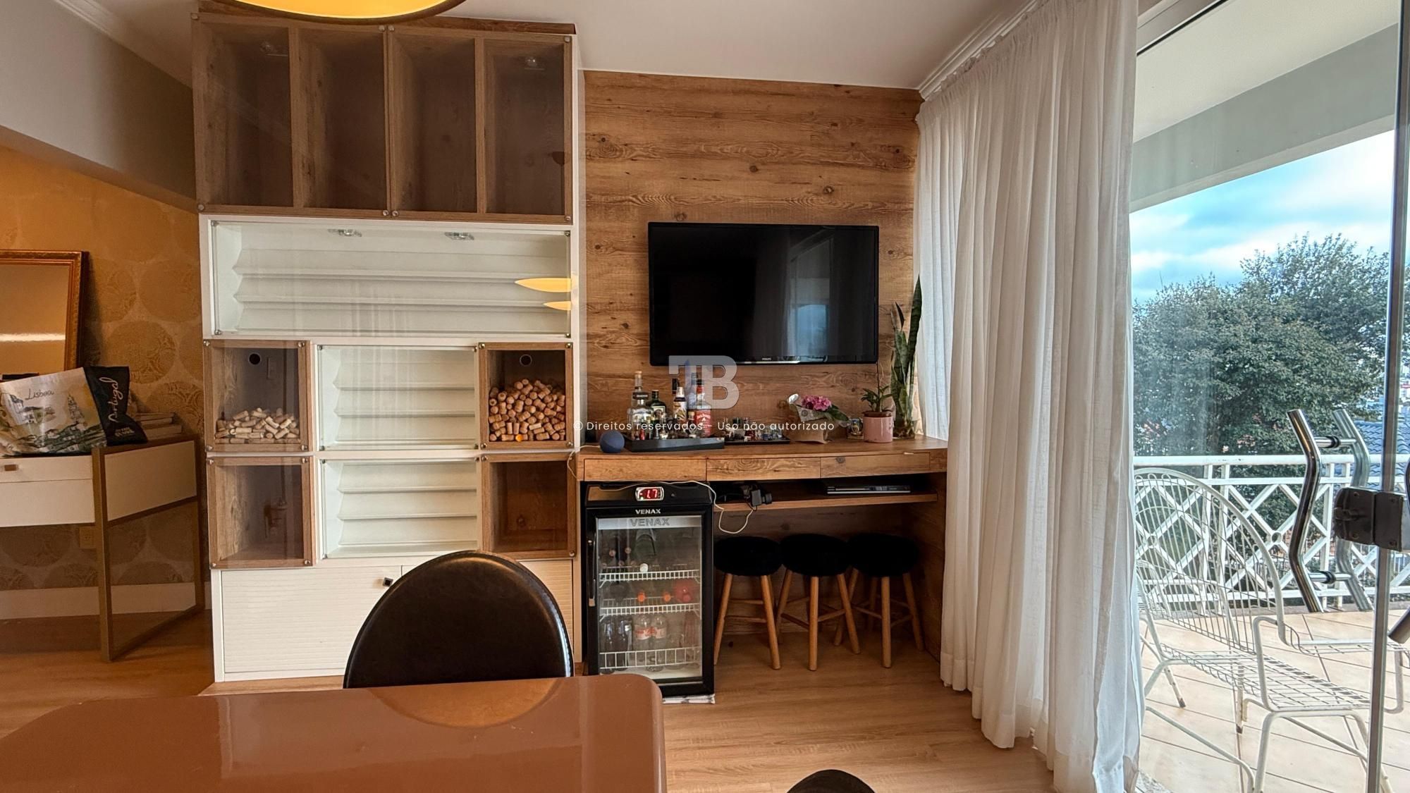 Casa Semimobiliada com quatro dormitórios