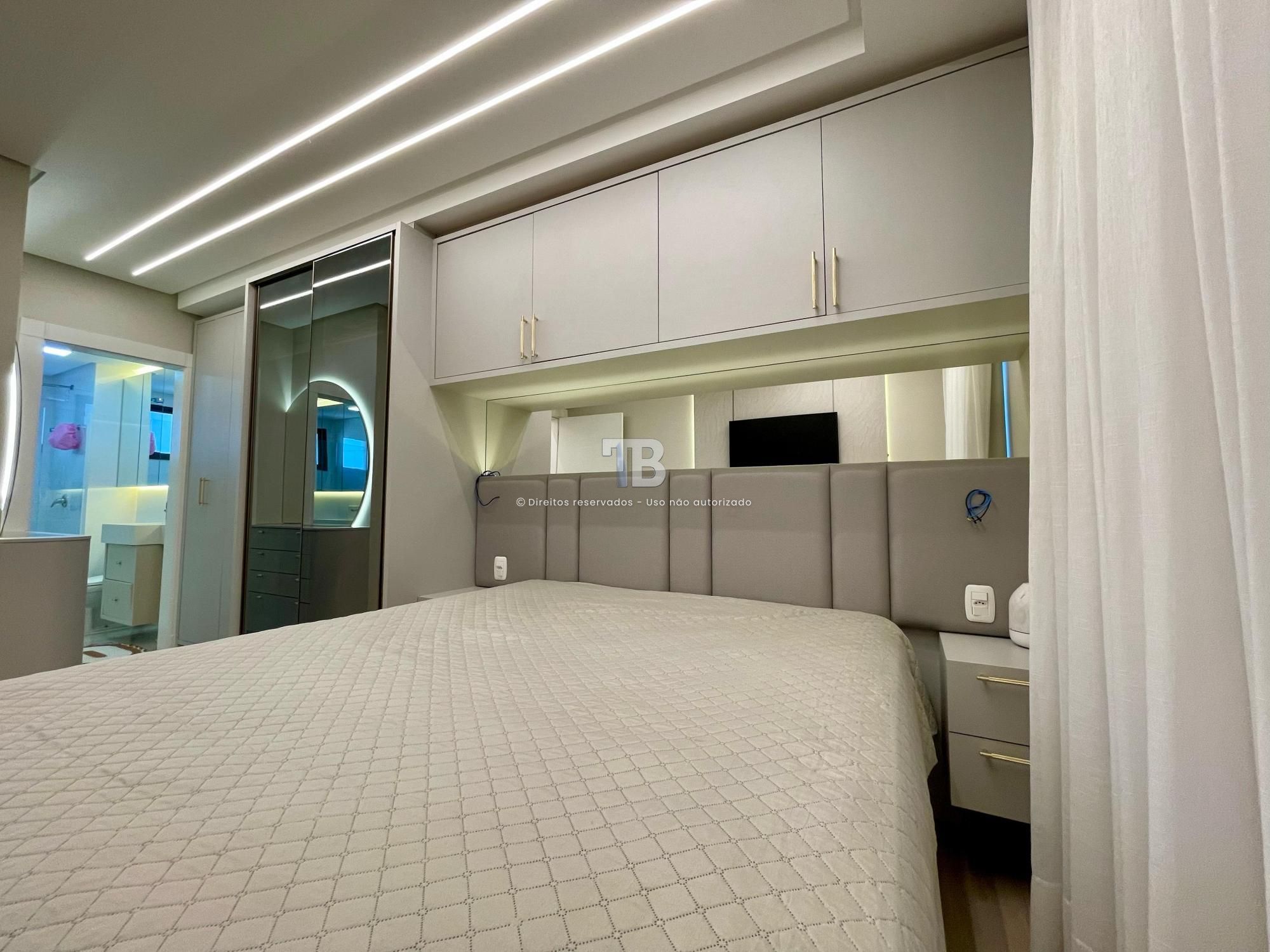 Apartamento Semimobiliado Suíte mais um Dormitório