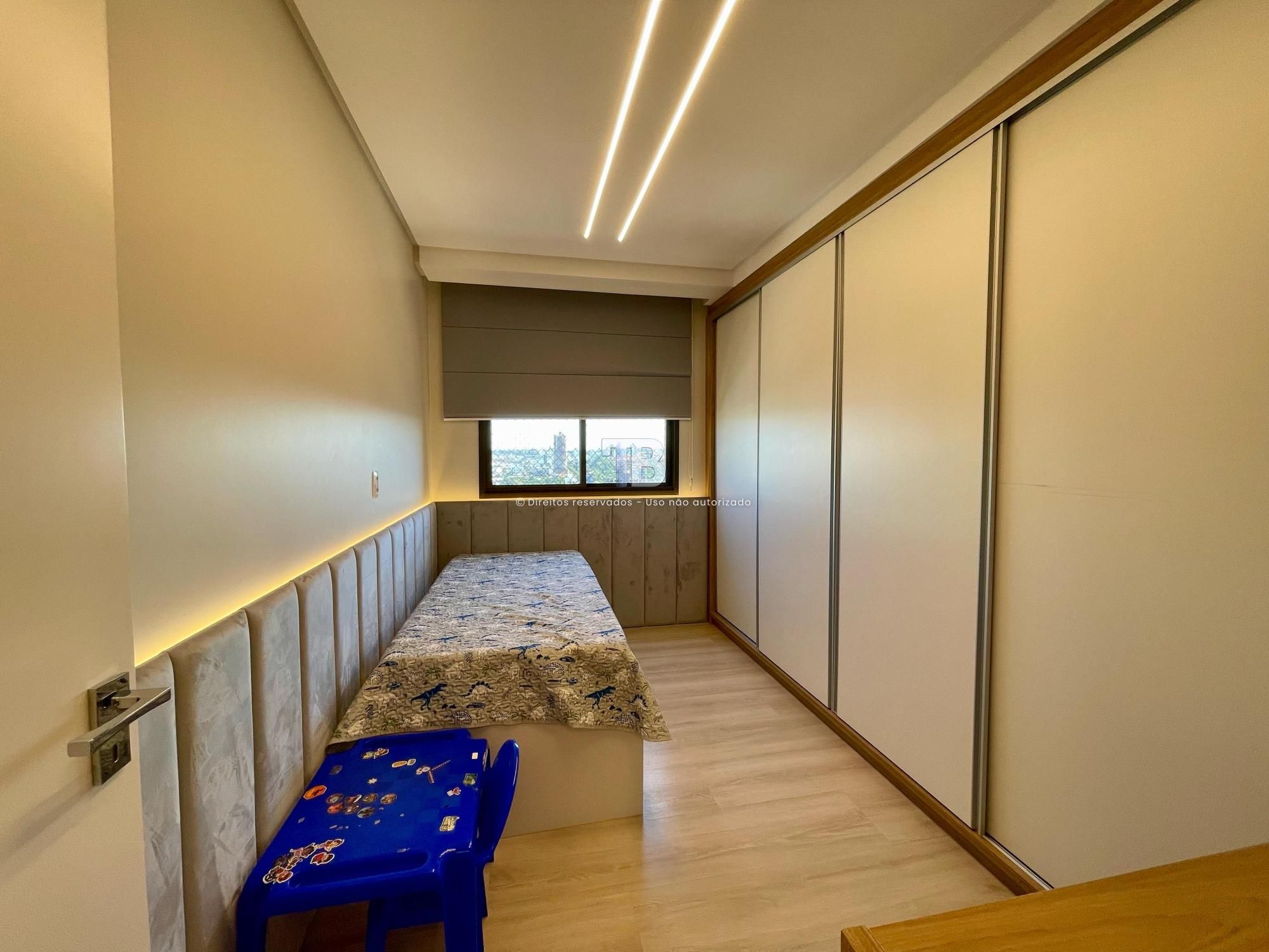 Apartamento Semimobiliado Suíte mais um Dormitório