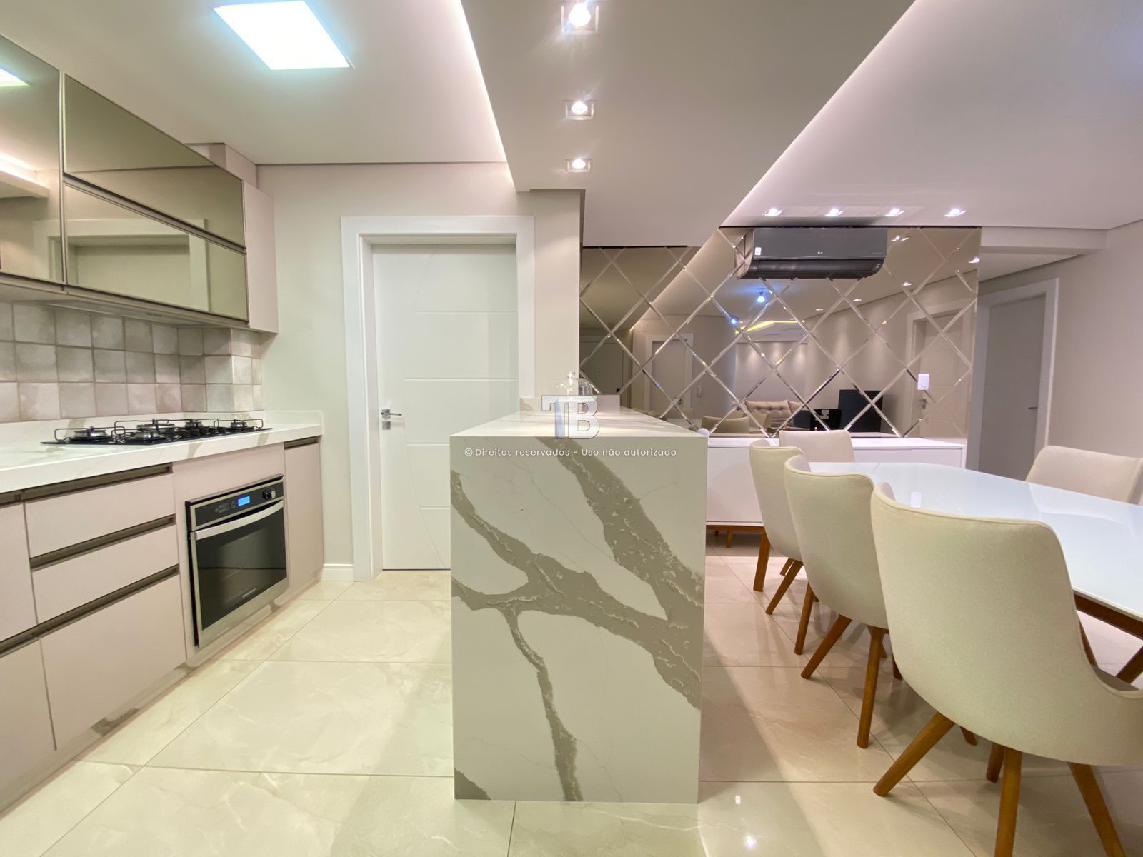 Apartamento com Mobília Planejada - Próximo da Prefeitura Municipal de Chapecó