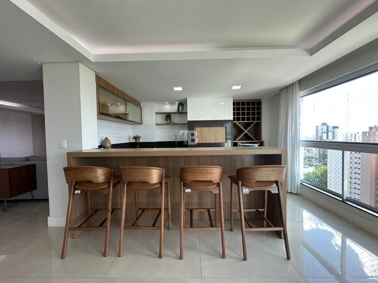 Apartamento de 3 Suítes, Centro