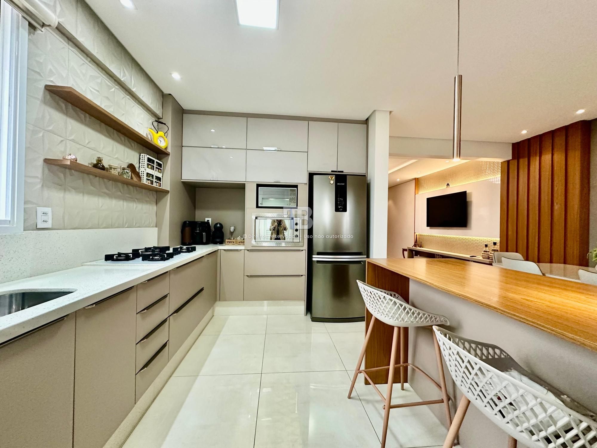 Apartamento Semimobiliado à Venda