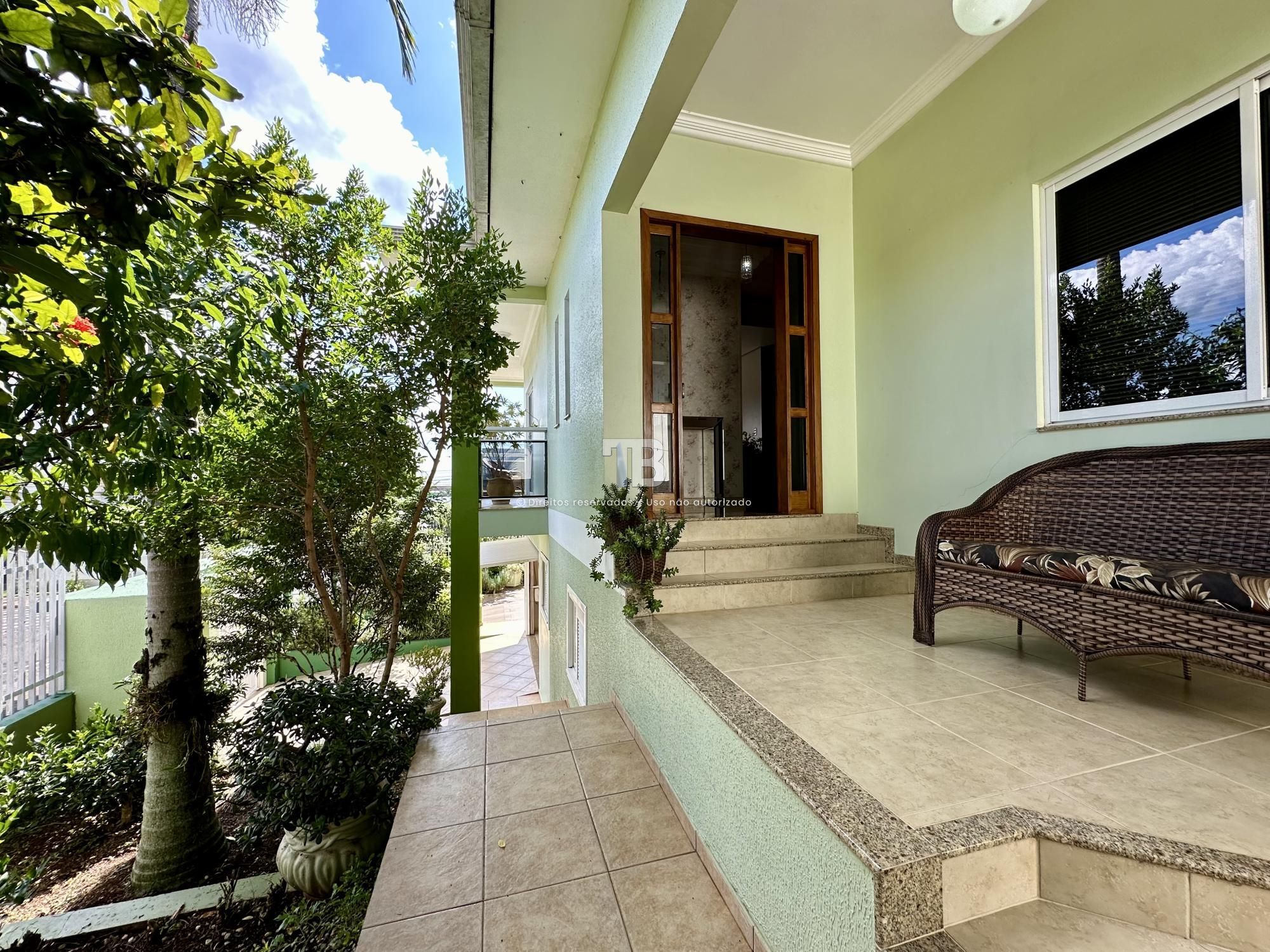 Casa com 4 Quartos - Jardim Itália
