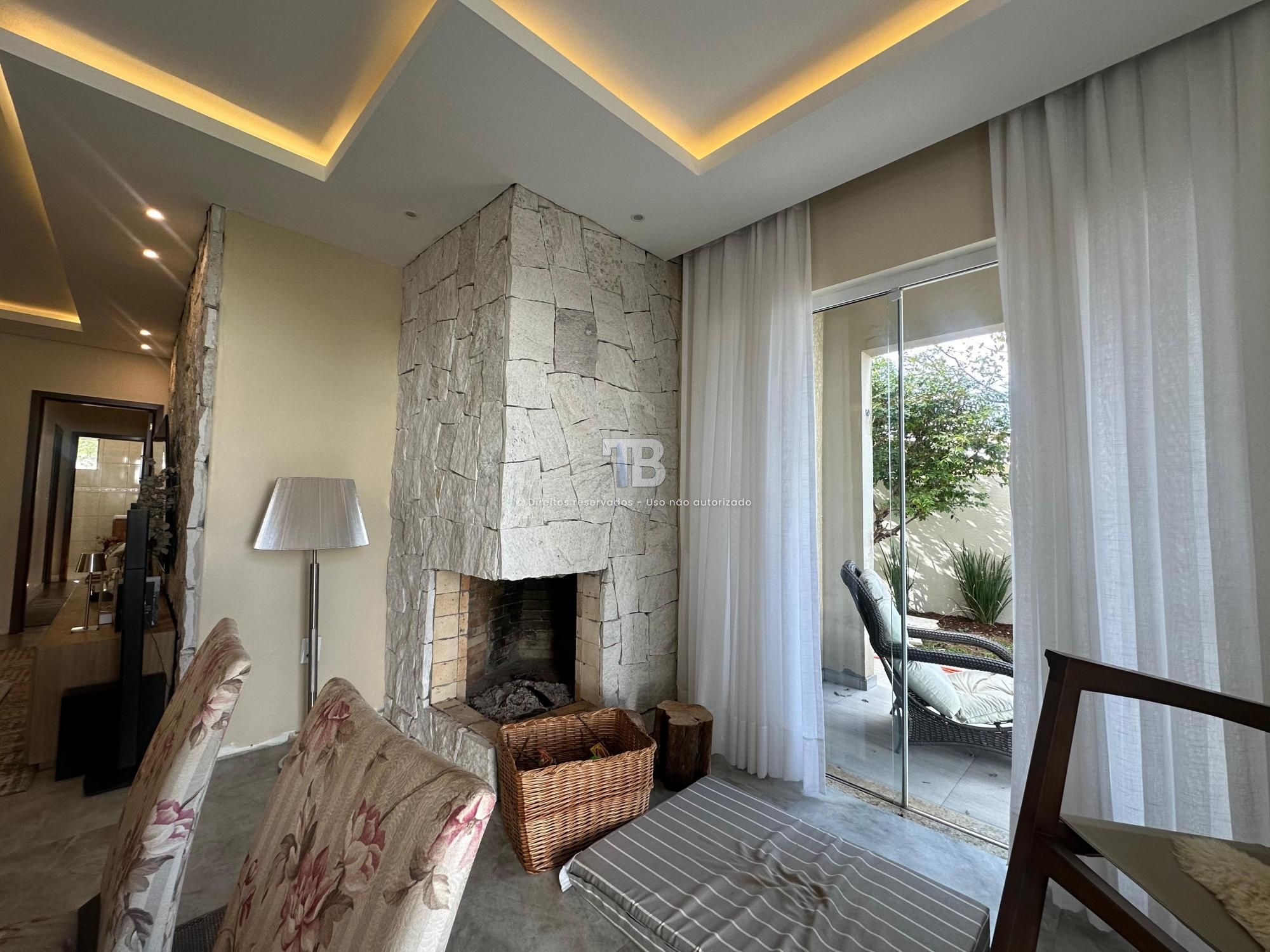 Casa Térrea Com 3 Dormitórios