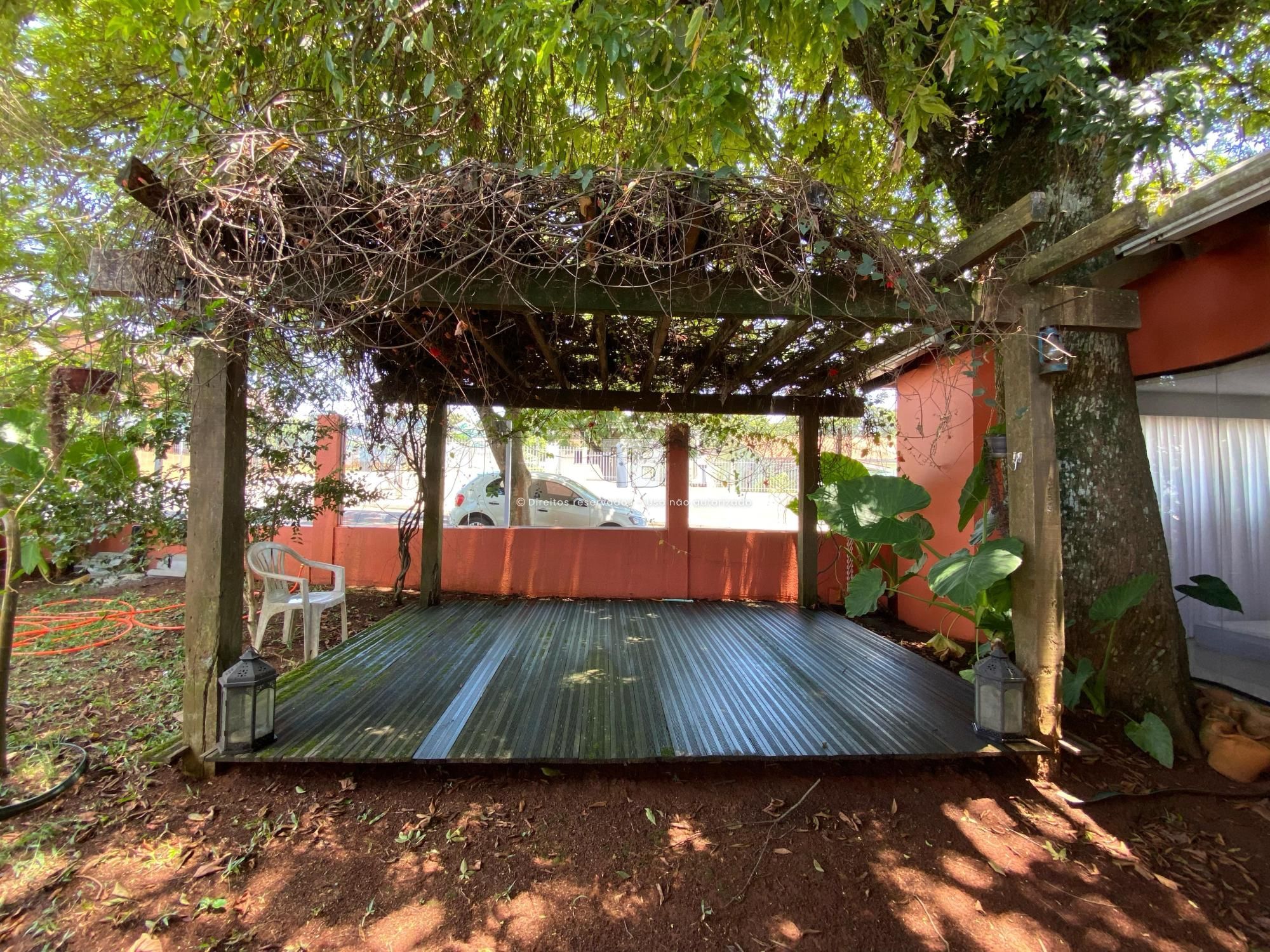 Casa Semimobiliada com Piscina