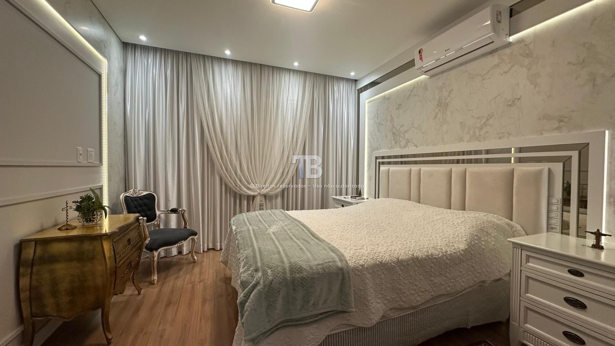 Apartamento Semimobiliado no Centro