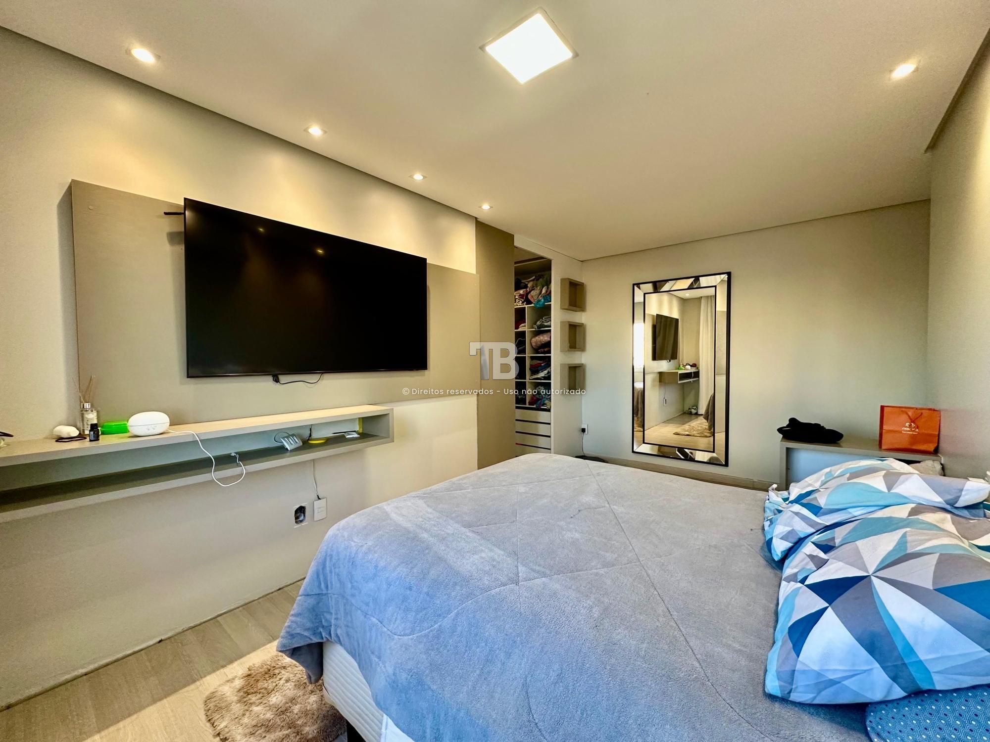 Apartamento Semimobiliado com 3 suítes