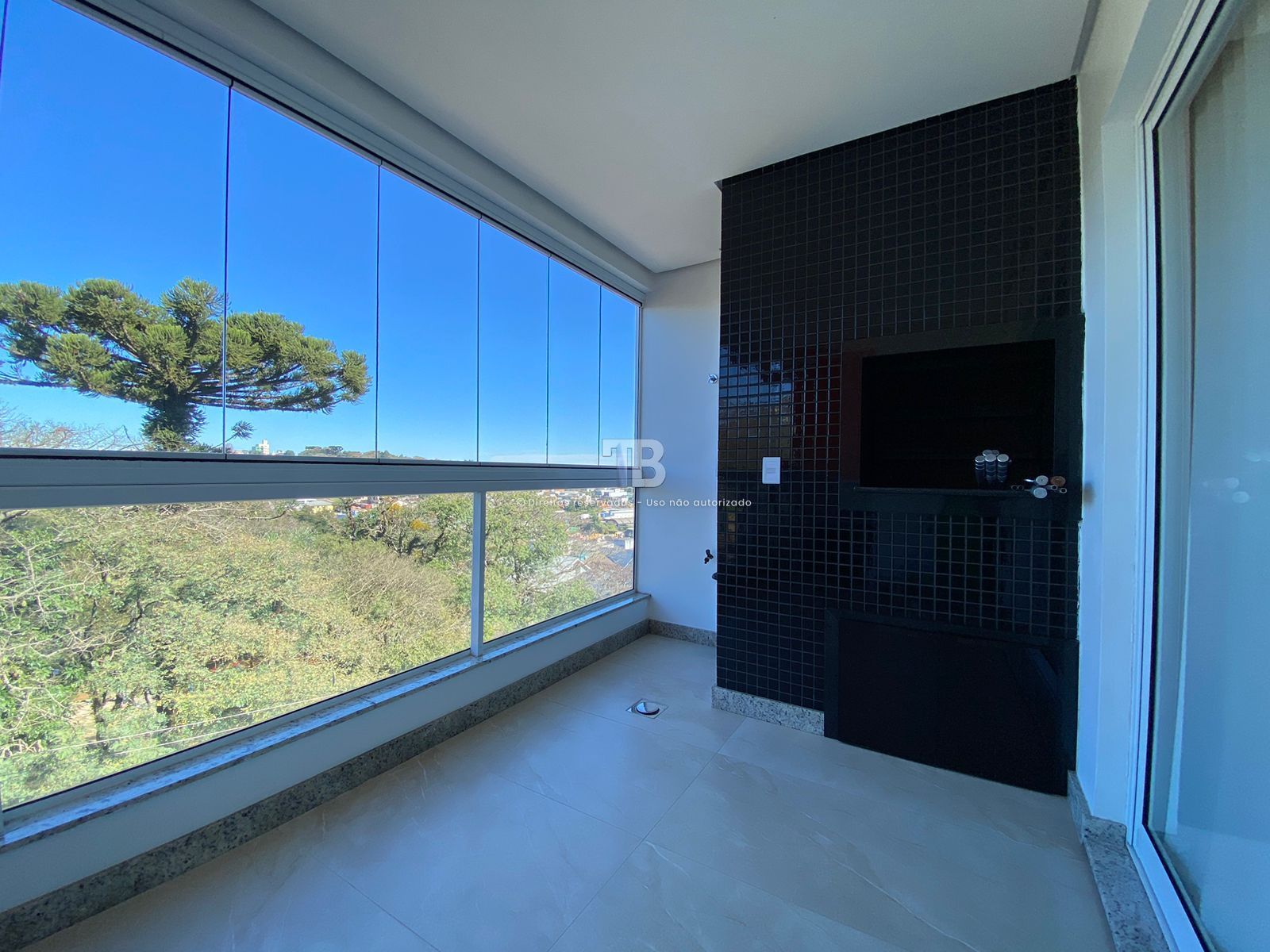 Apartamento com Mobília Planejada - Próximo da Prefeitura Municipal de Chapecó
