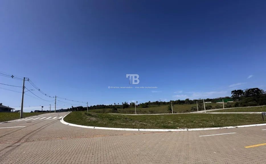 Terreno à Venda em Condomínio Fechado