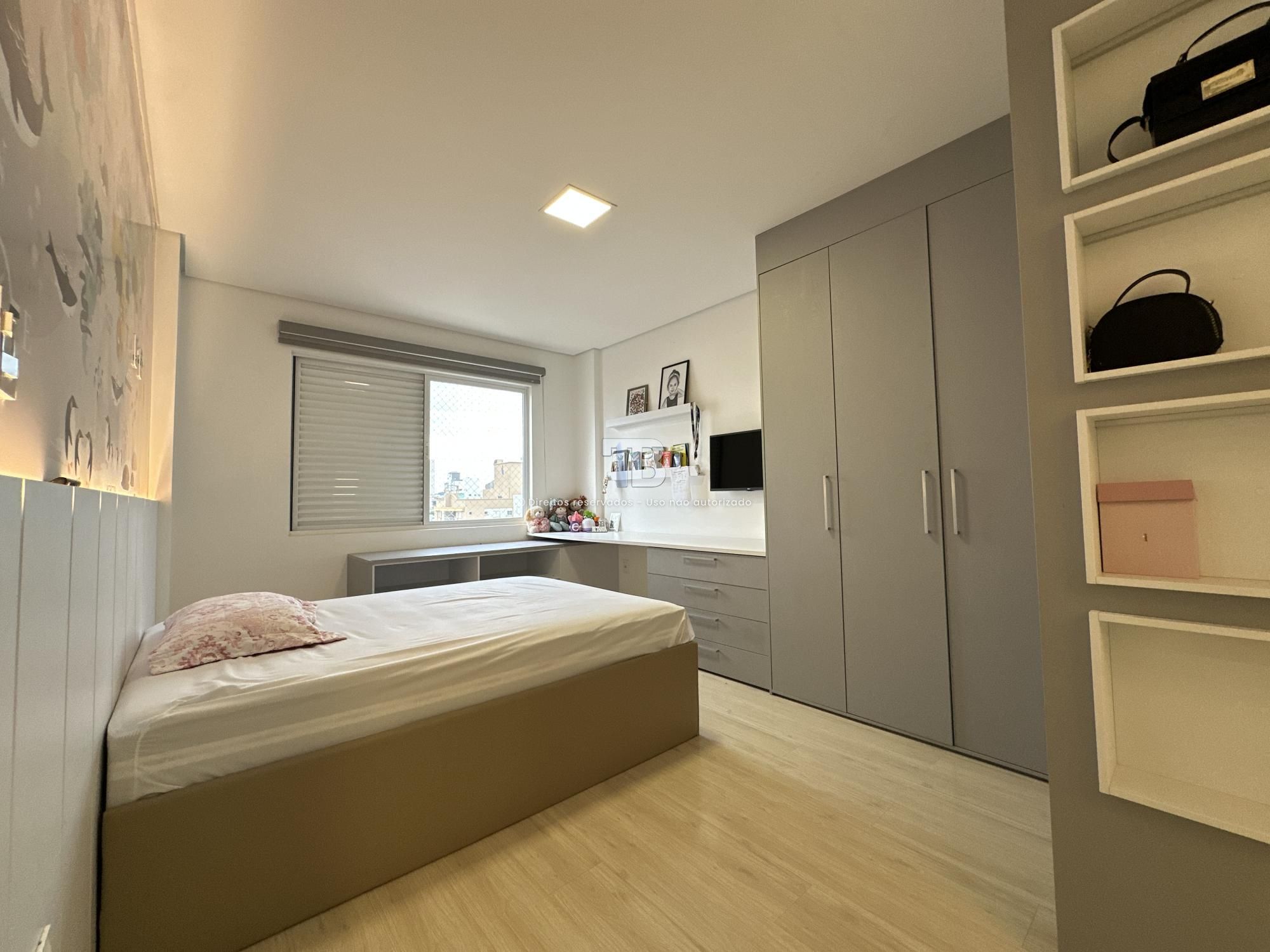 Apartamento três suítes