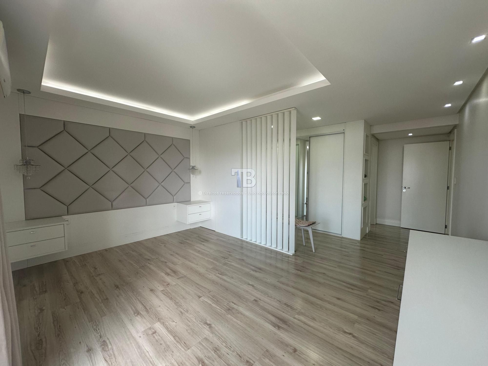 Apartamento de 3 Suítes, Centro