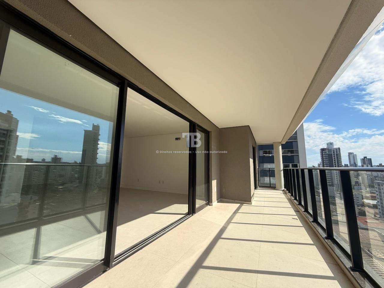 Apartamento Novo à Venda