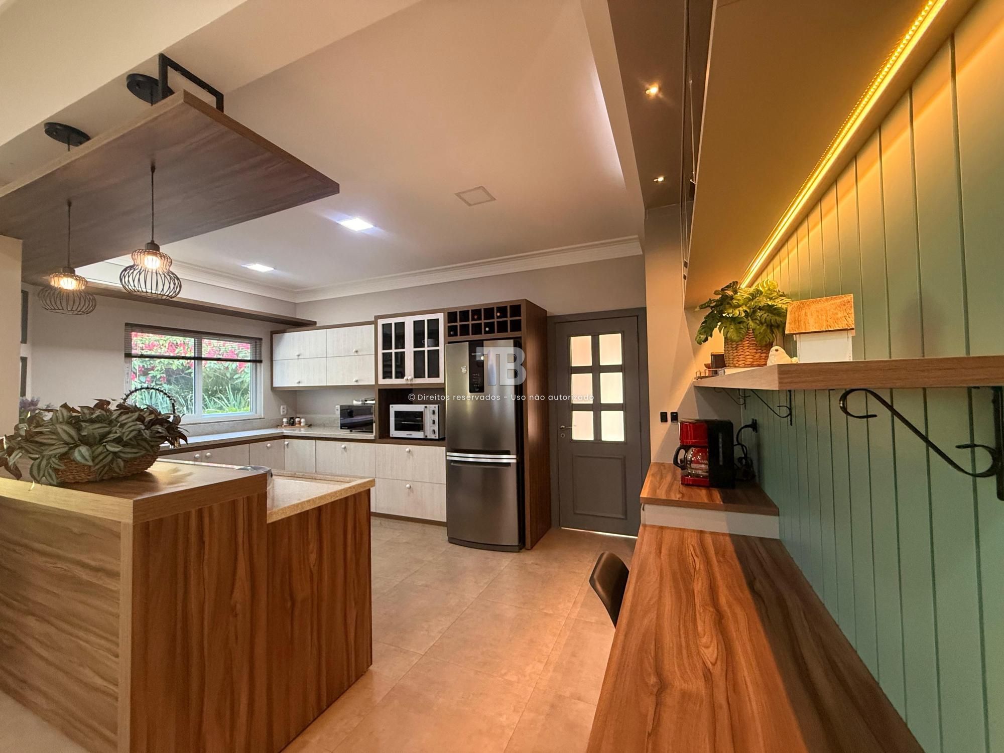 Casa Mobiliada Em Condomínio Fechado