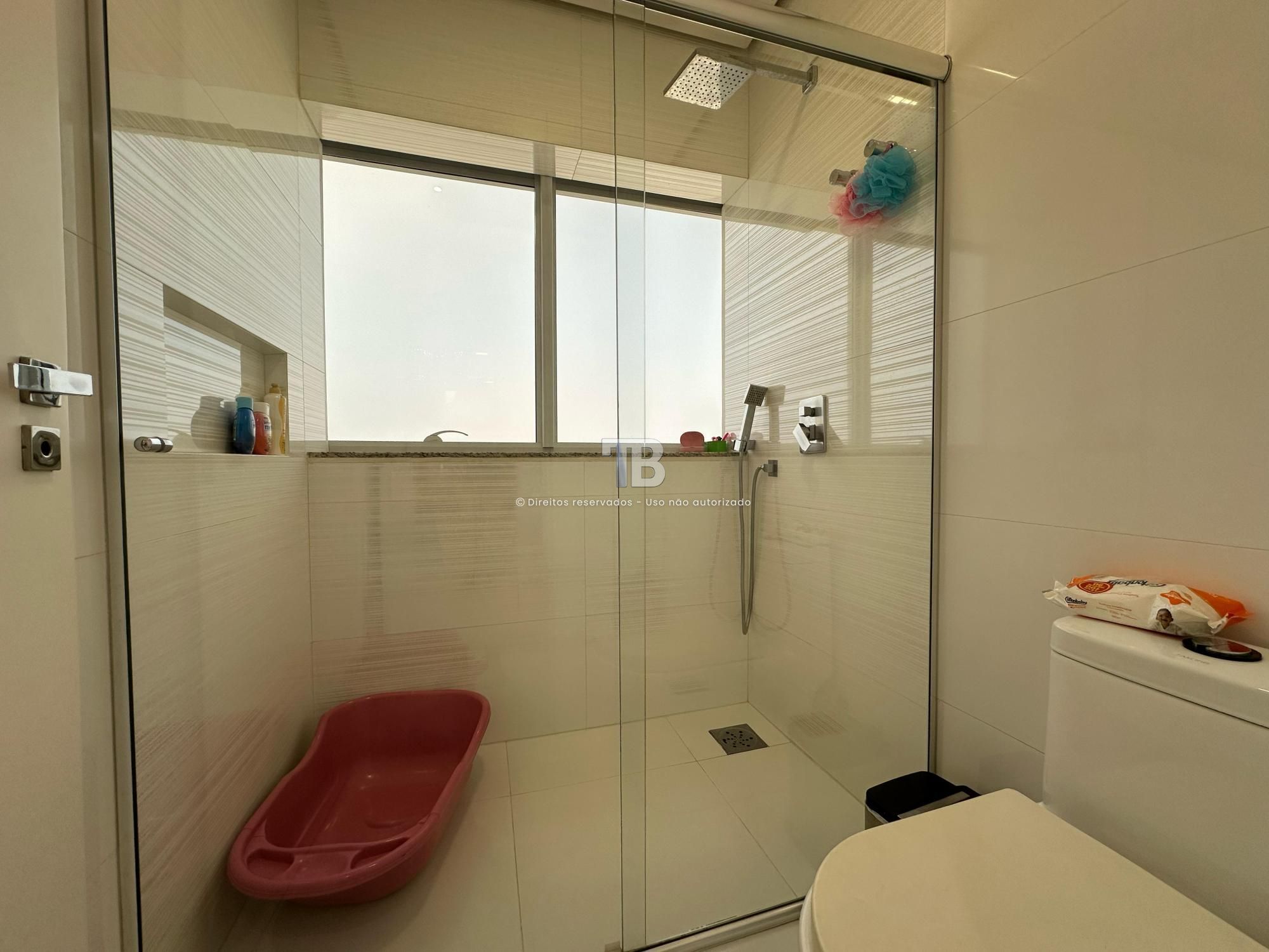 294 – Casa com 4 quartos, 2 suítes e piscina no Seminário, Chapecó à venda