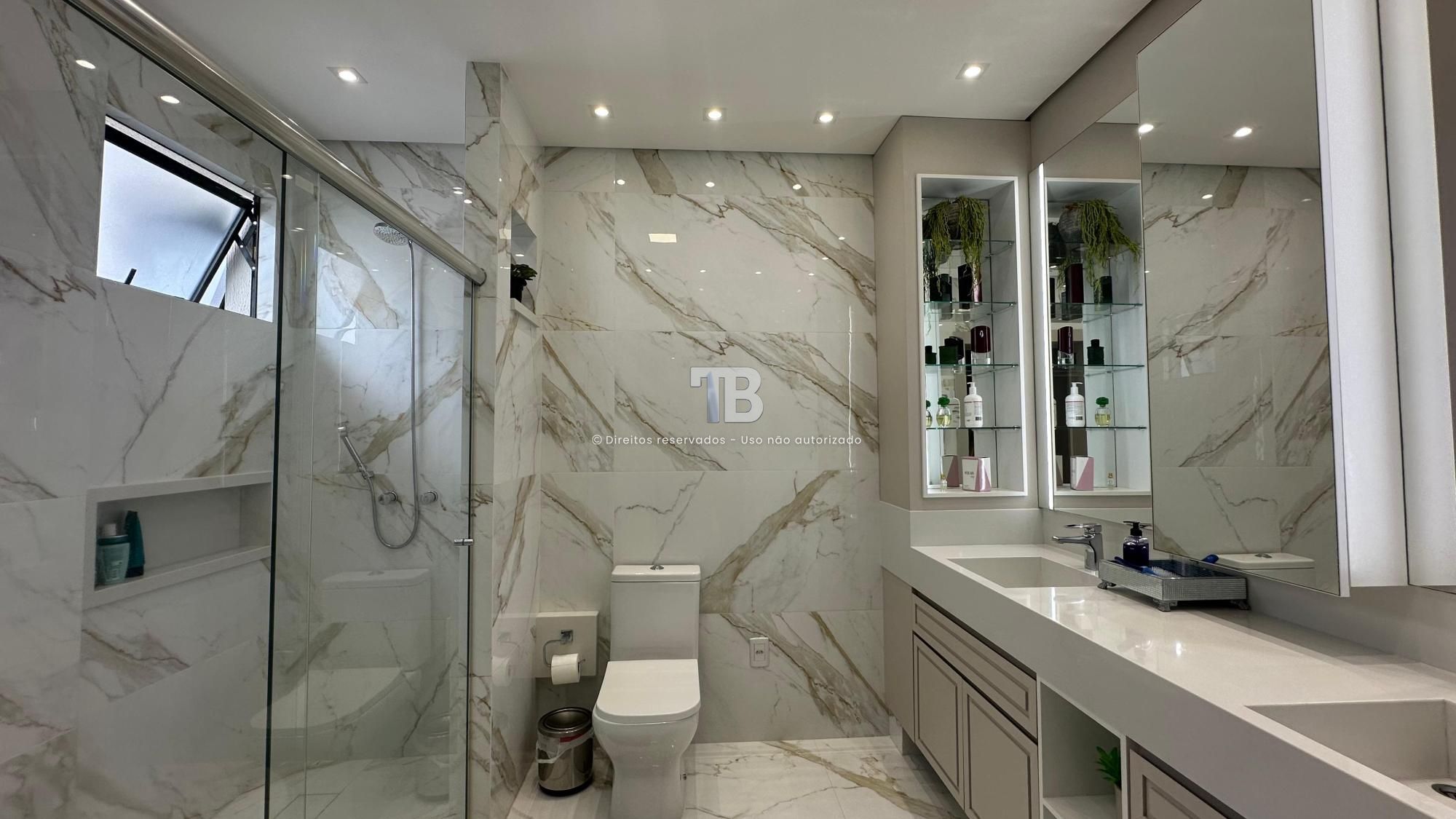 Apartamento Semimobiliado no Centro