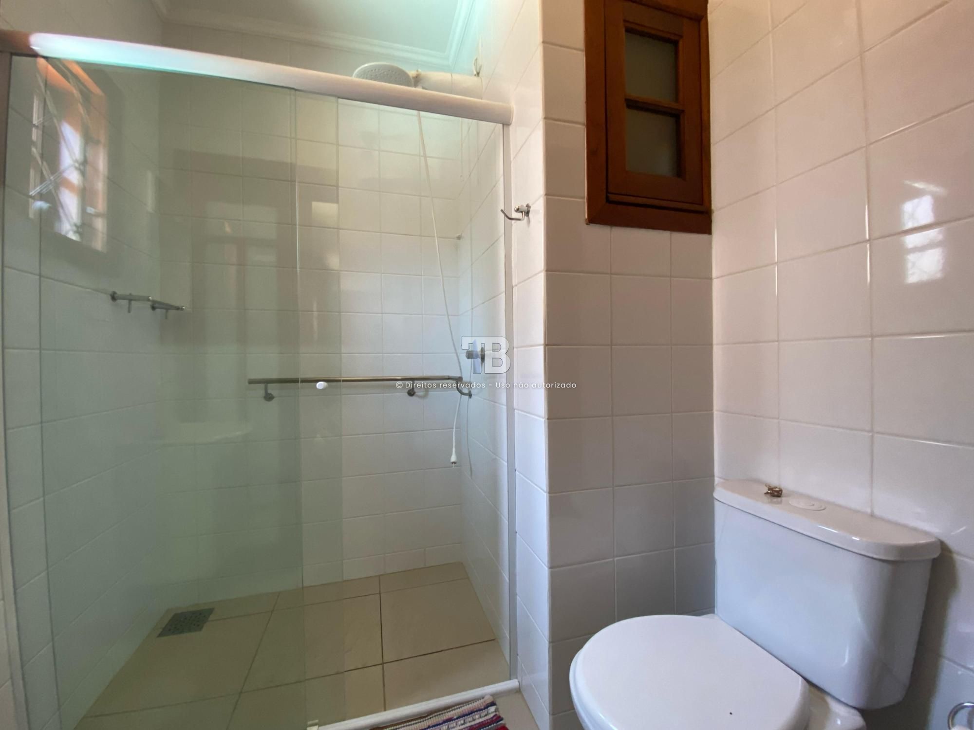 Casa Semimobiliada com Piscina