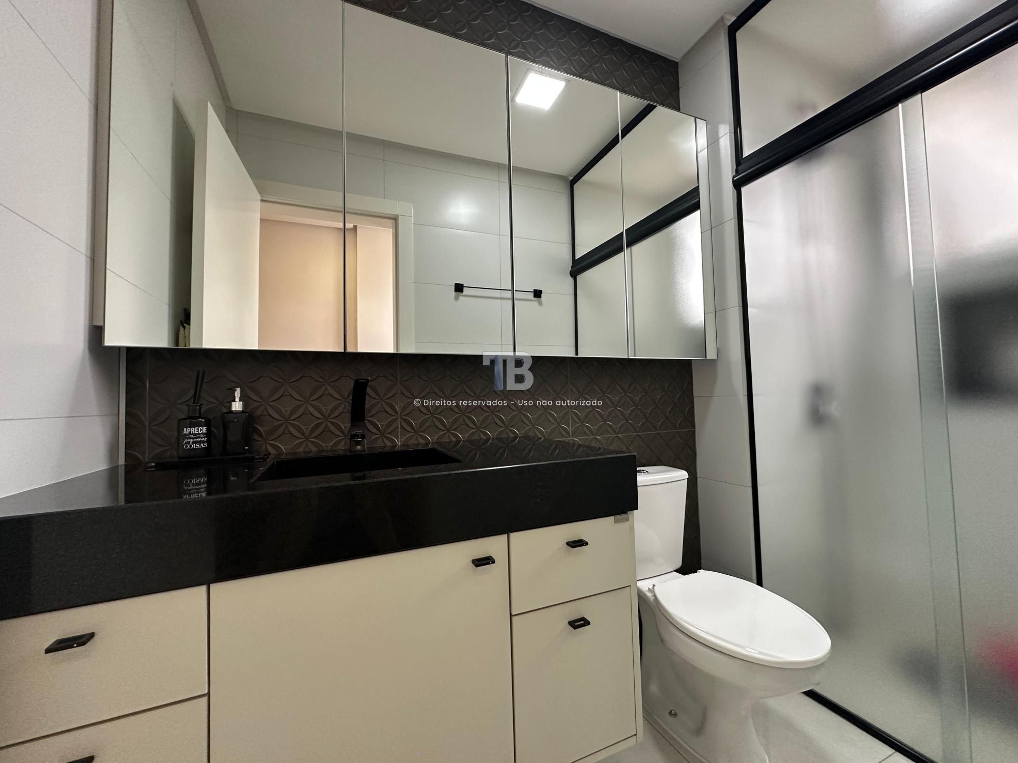 Apartamento Semimobiliado à Venda