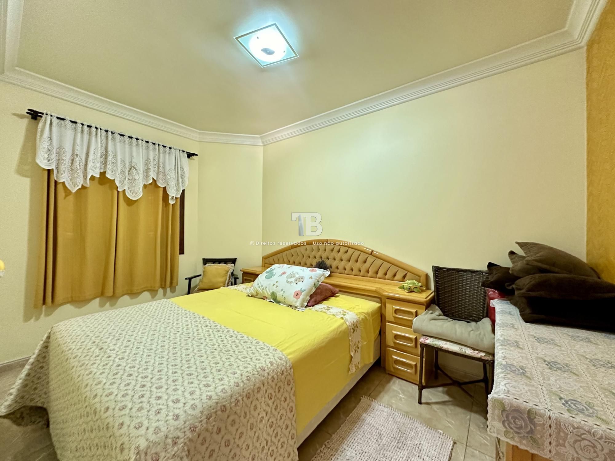 Casa com 4 Quartos - Jardim Itália