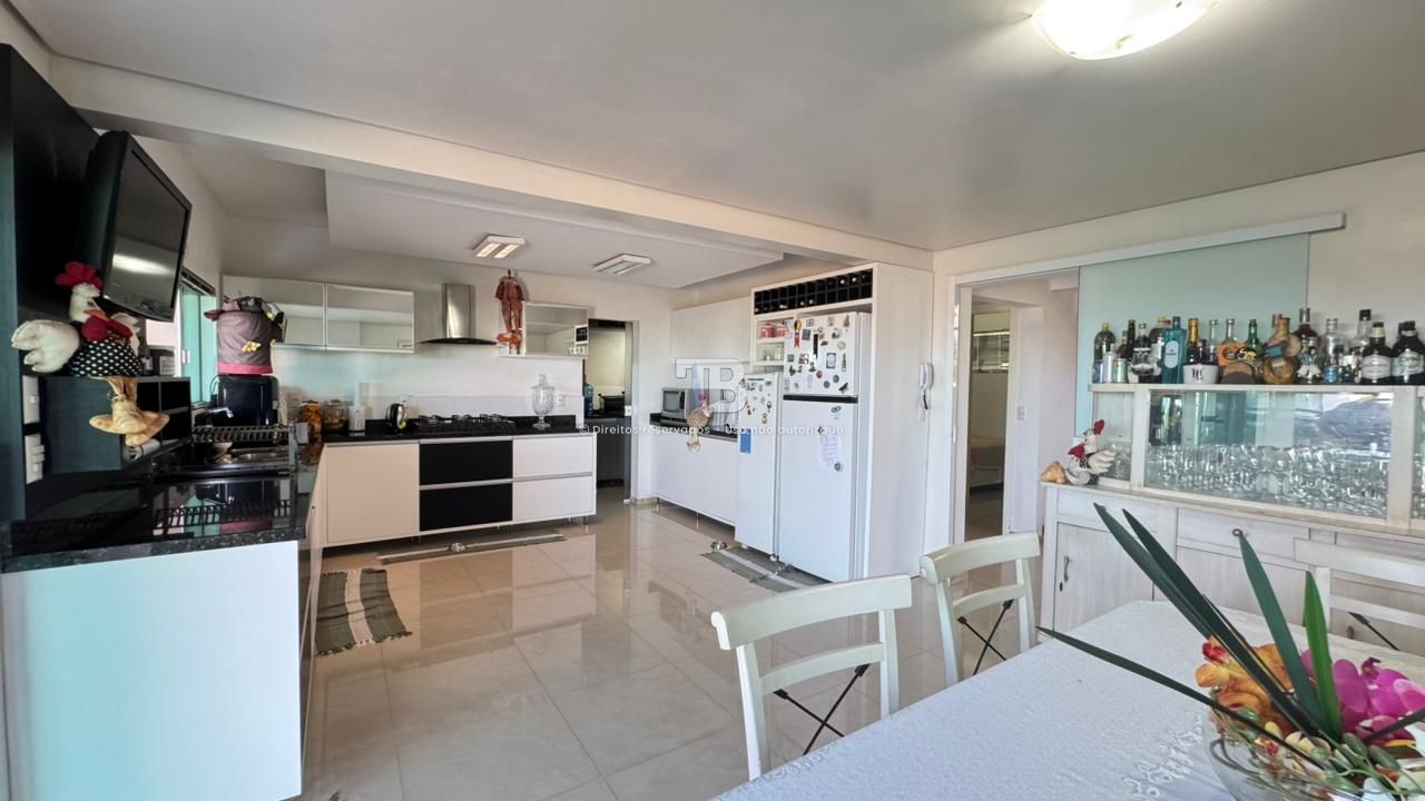 Casa Ampla com Vista Panorâmica