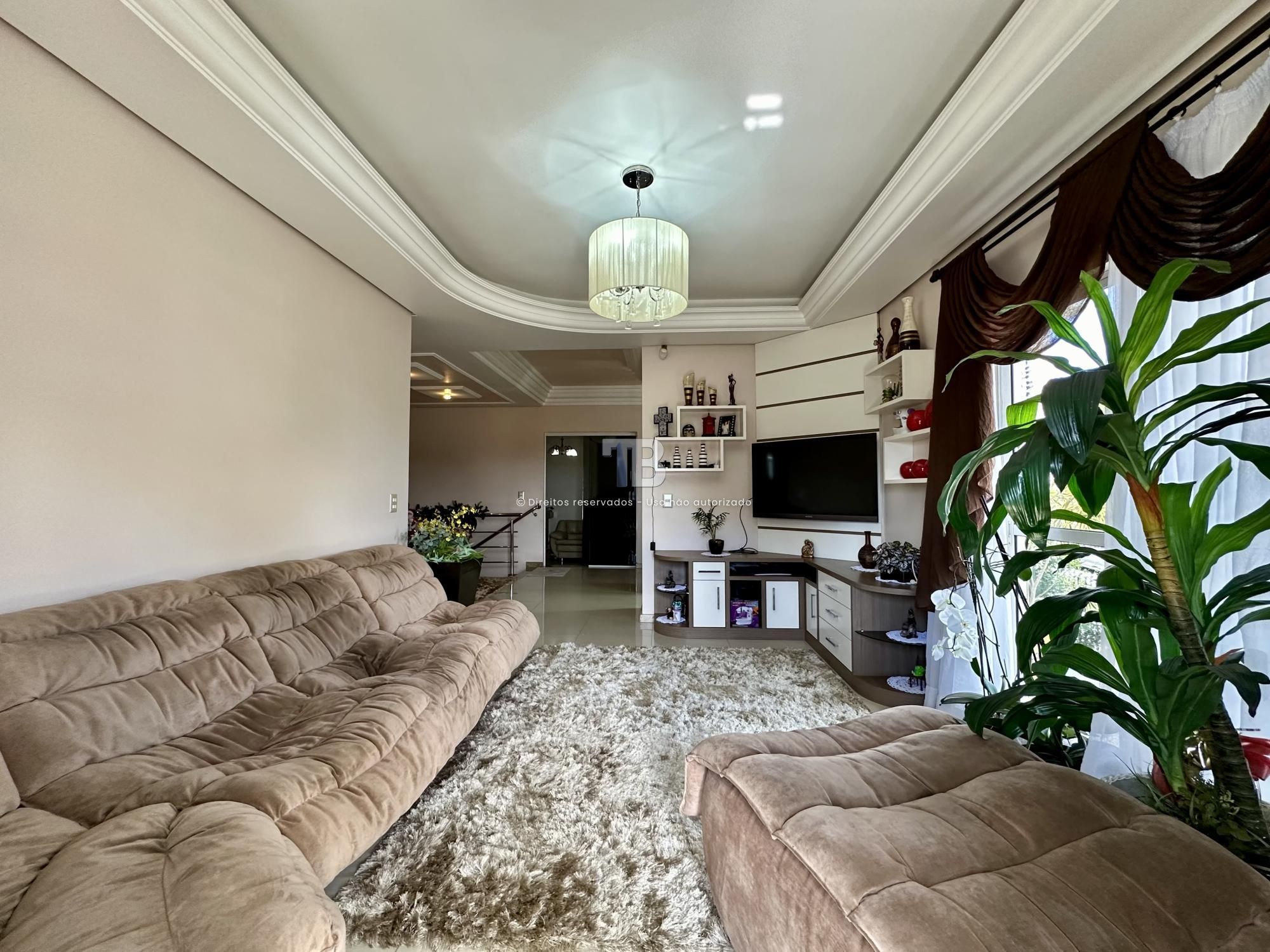 Casa com 4 Quartos - Jardim Itália