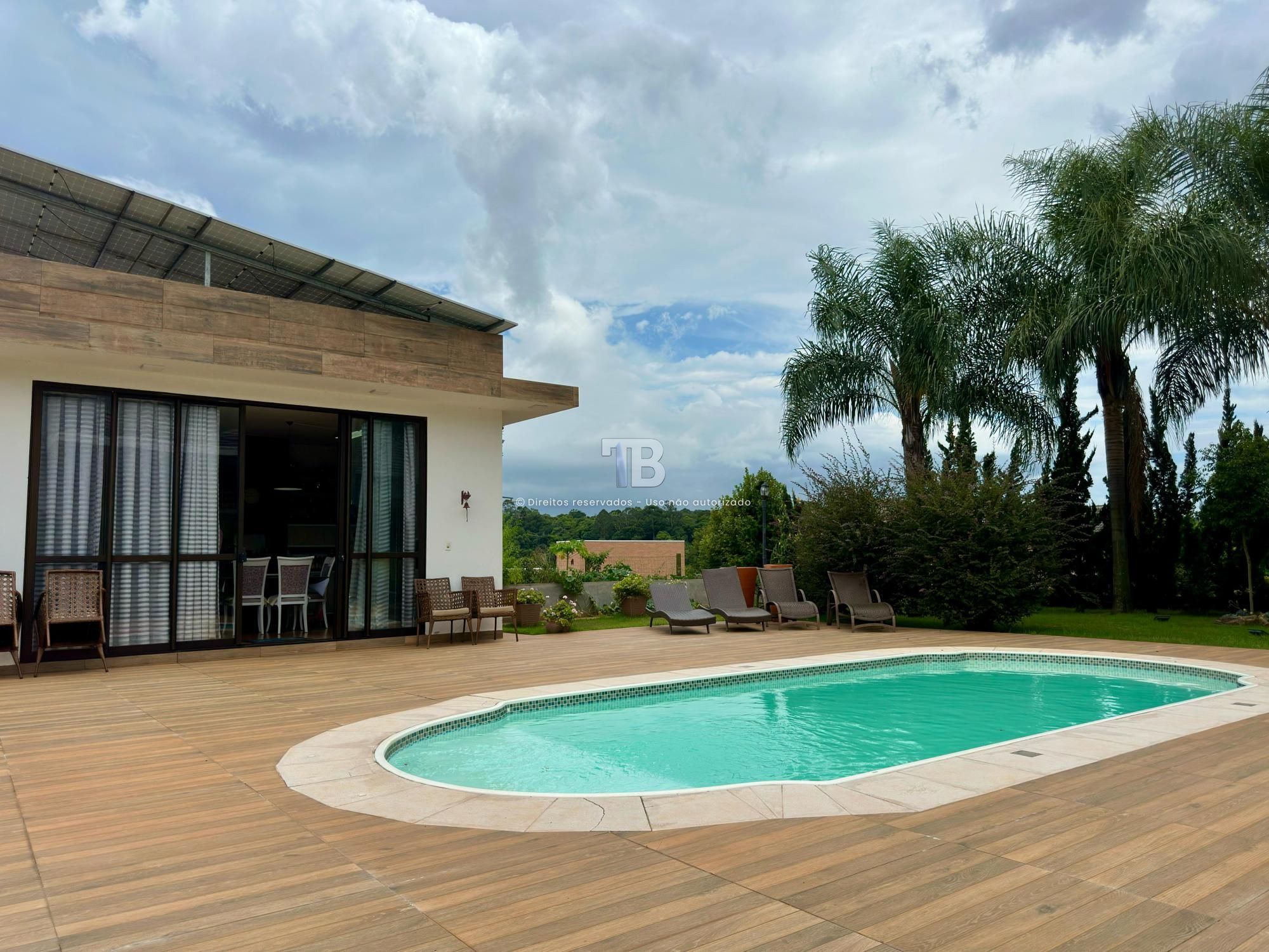 Casa em condomínio fechado