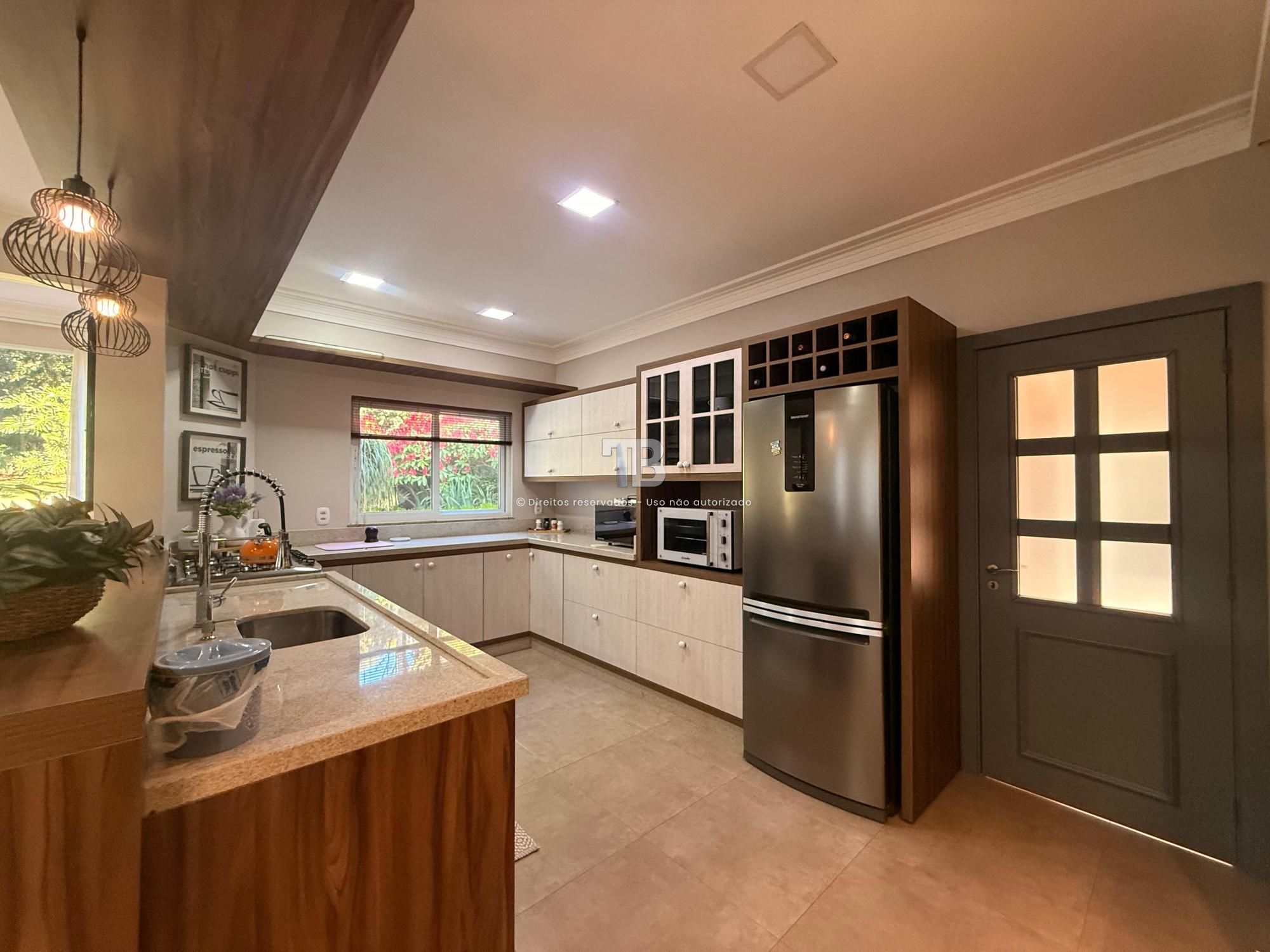 Casa Mobiliada Em Condomínio Fechado