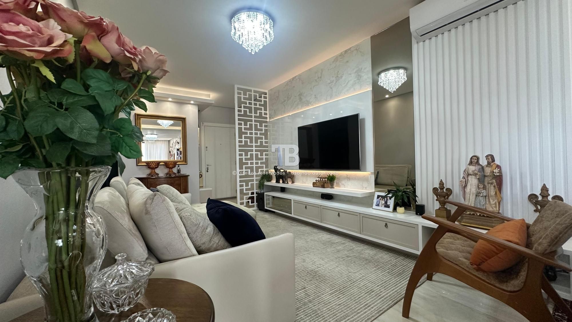 Apartamento Semimobiliado no Centro