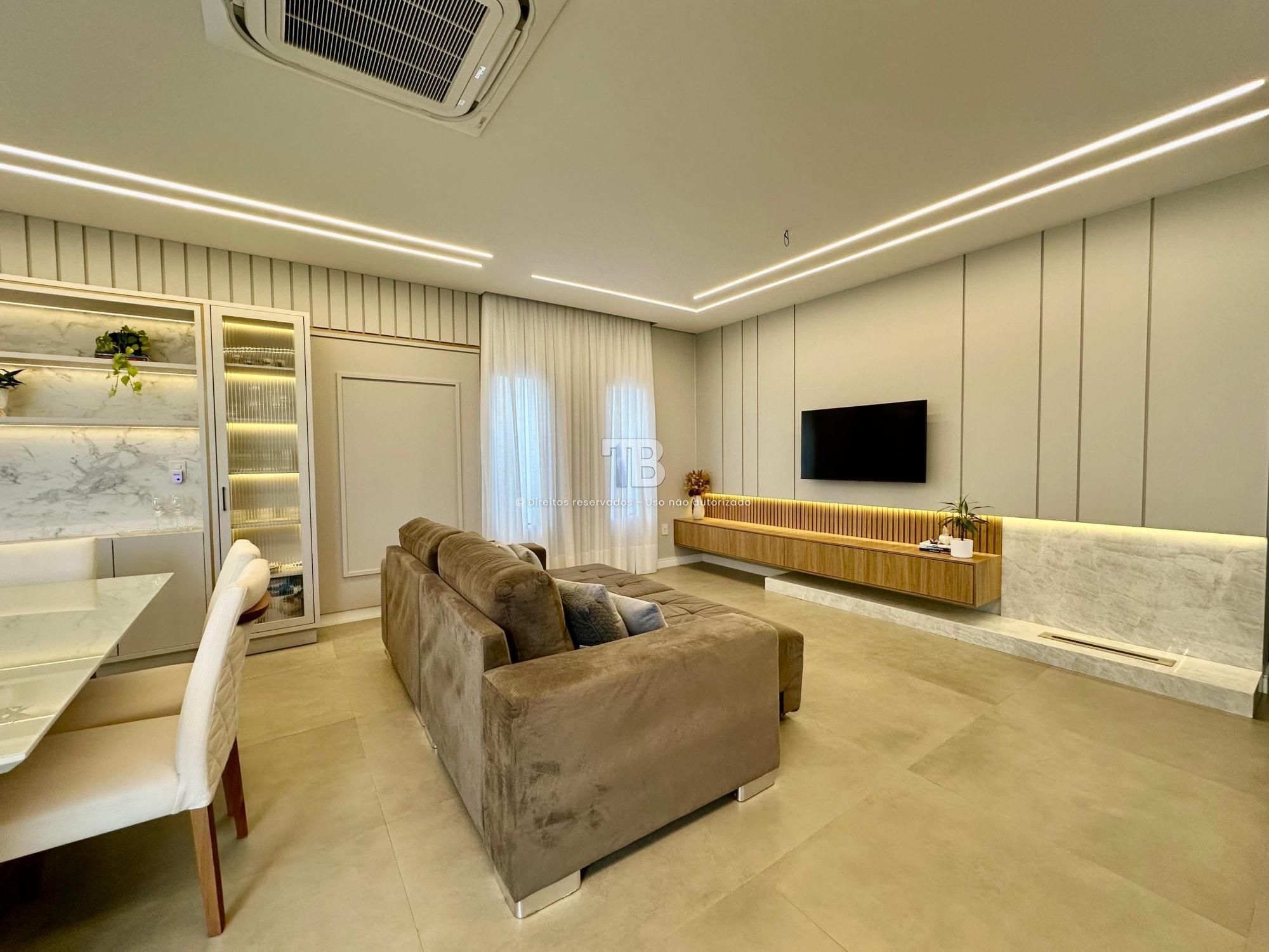 Casa Semimobiliada com Piscina