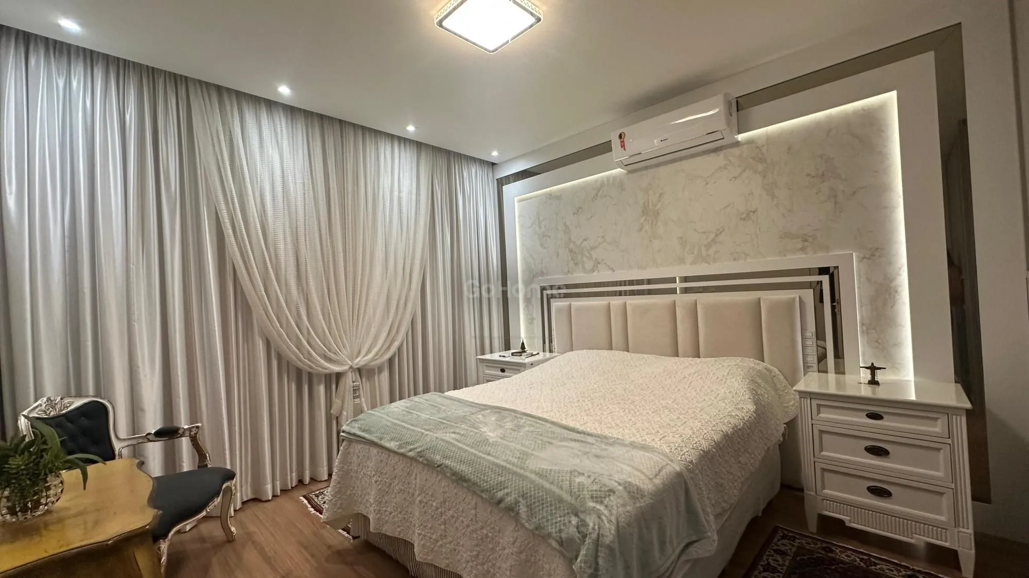 Apartamento Semimobiliado no Centro