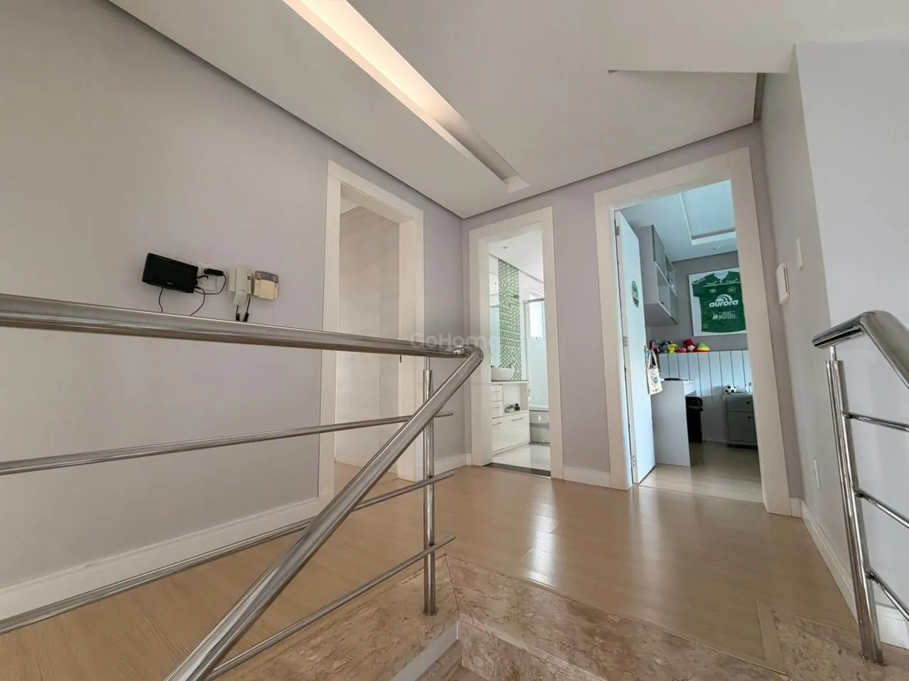 Casa com 3 pavimentos semimobiliada