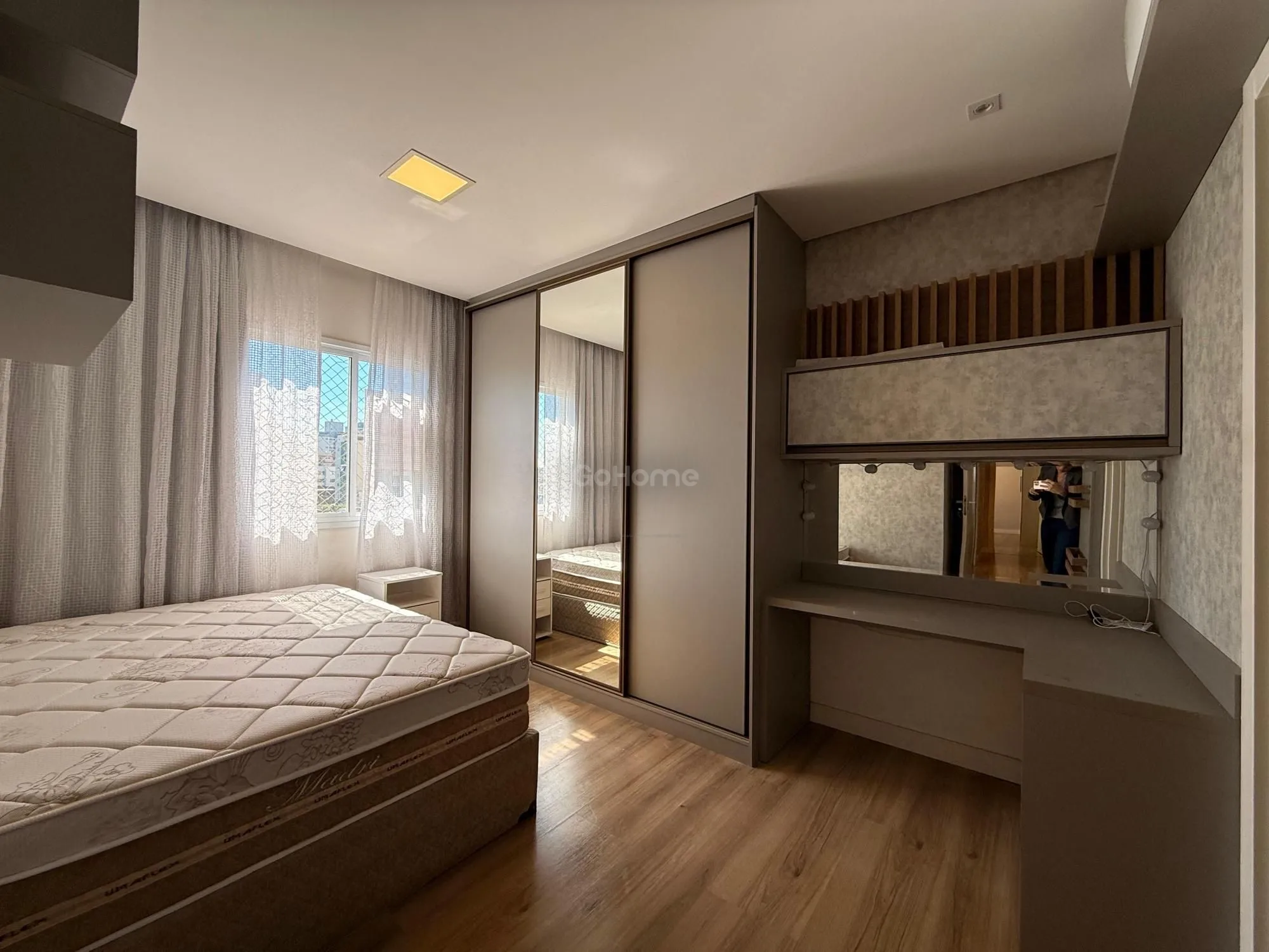 Apartamento mobiliado com 3 suítes no Centro