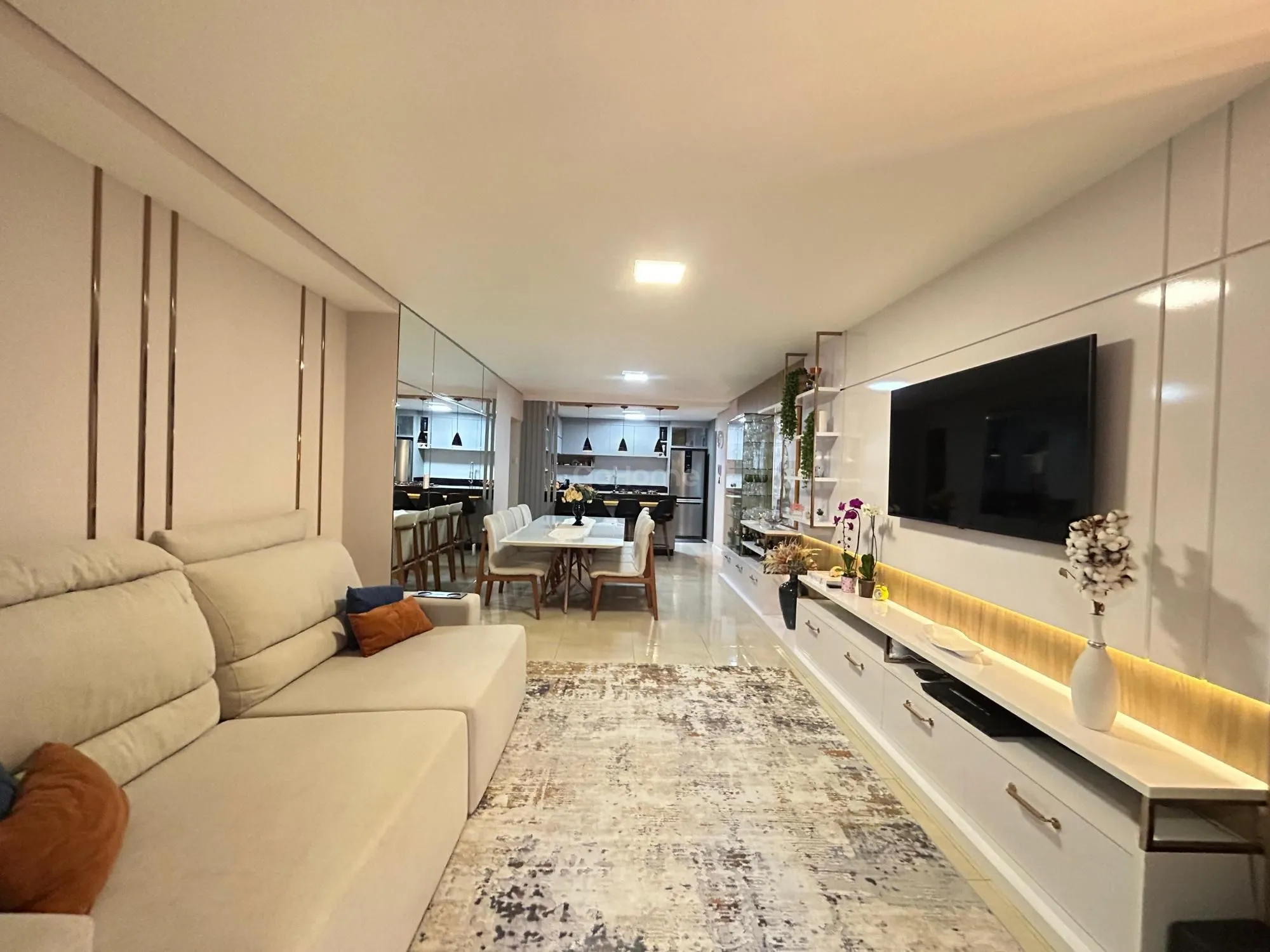 1209 – Apartamento com 3 suítes, 188 m² e 2 vagas no Centro de Chapecó sacada